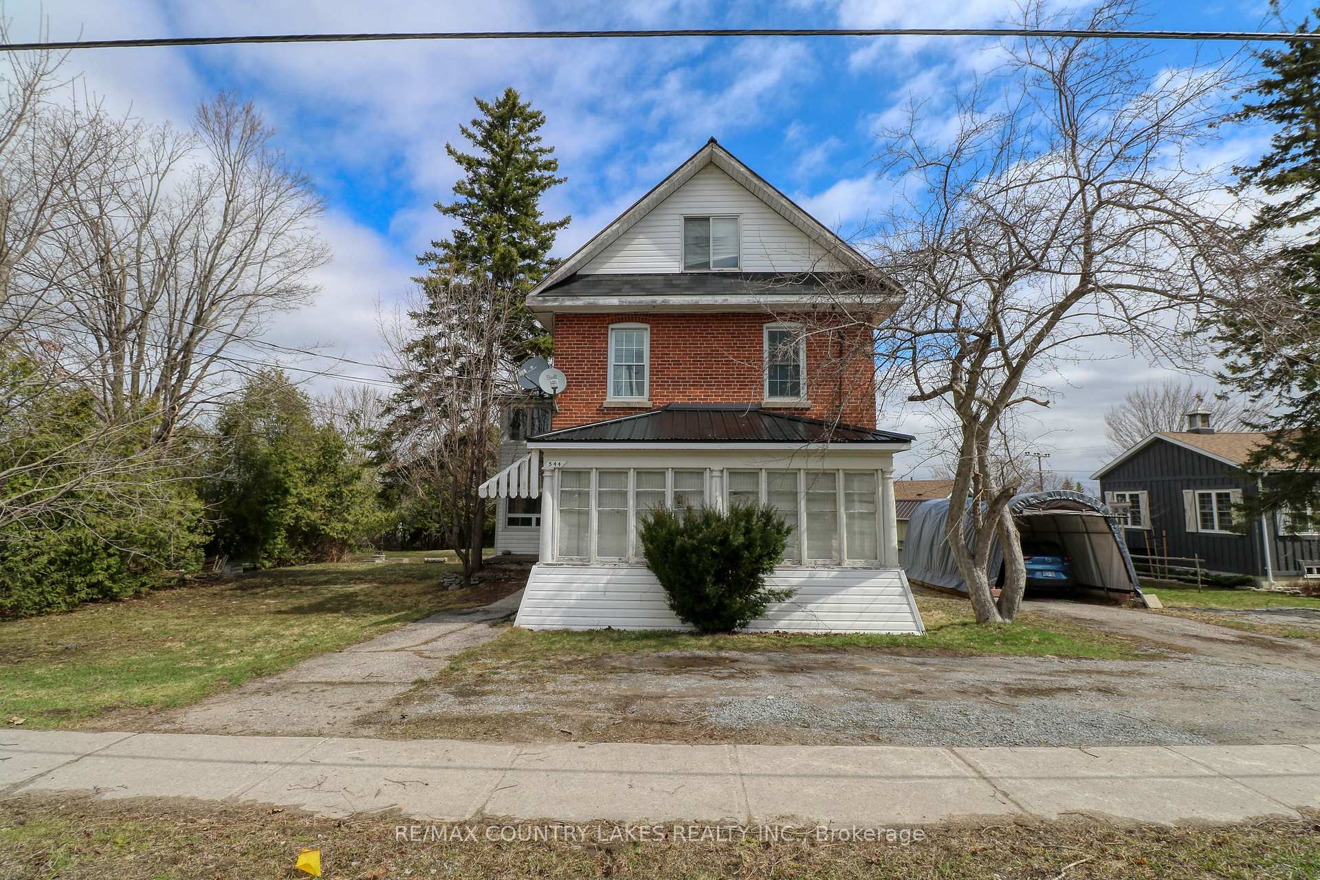 Photo 5 of 544 Simcoe Street, Brock, Beaverton — HOMEH