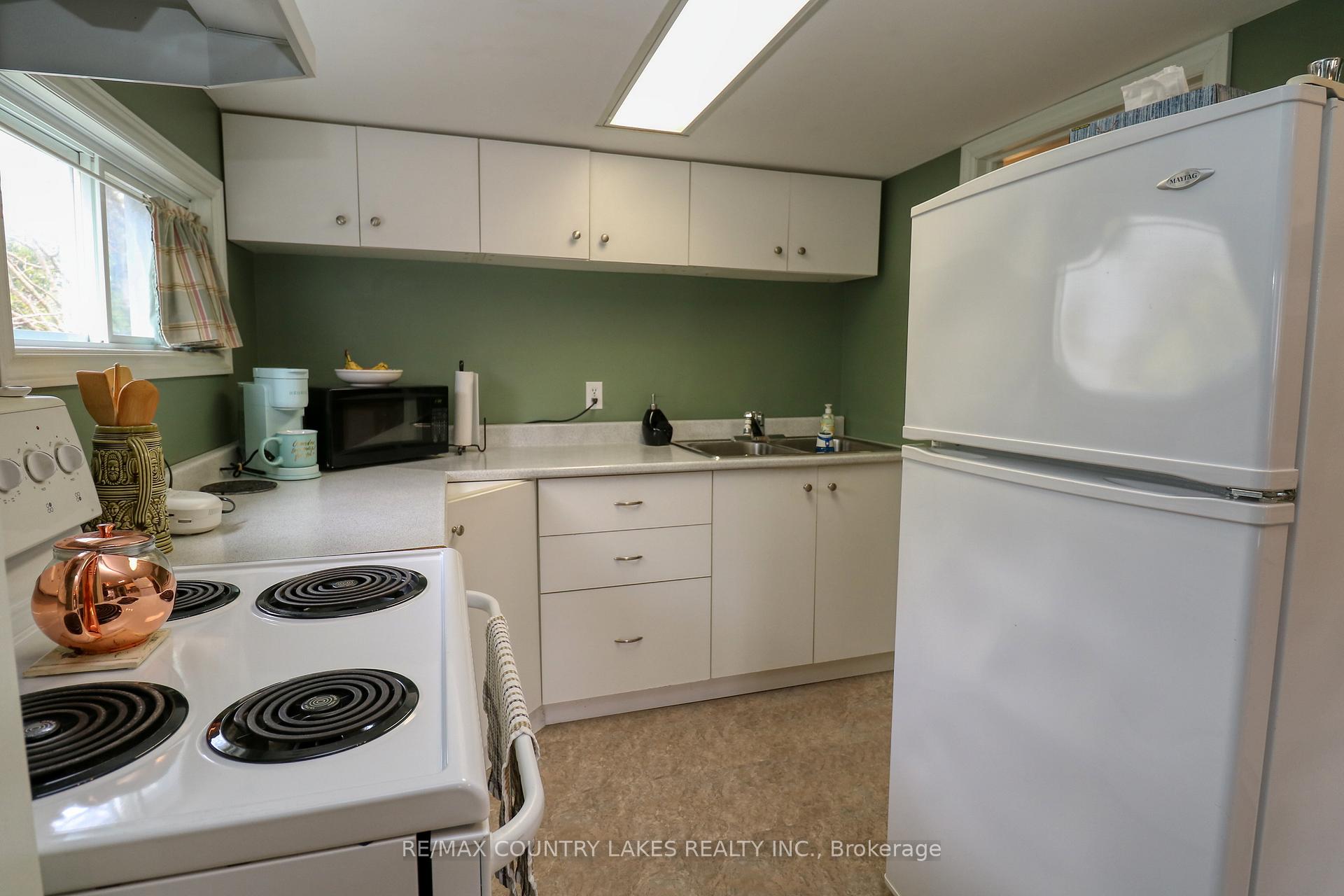 Photo 4 of 544 Simcoe Street, Brock, Beaverton — HOMEH