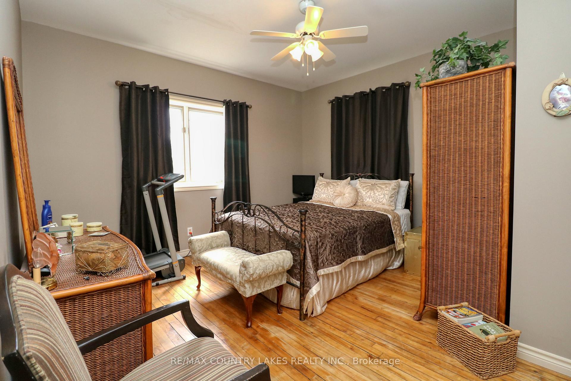 Photo 6 of 544 Simcoe Street, Brock, Beaverton — HOMEH
