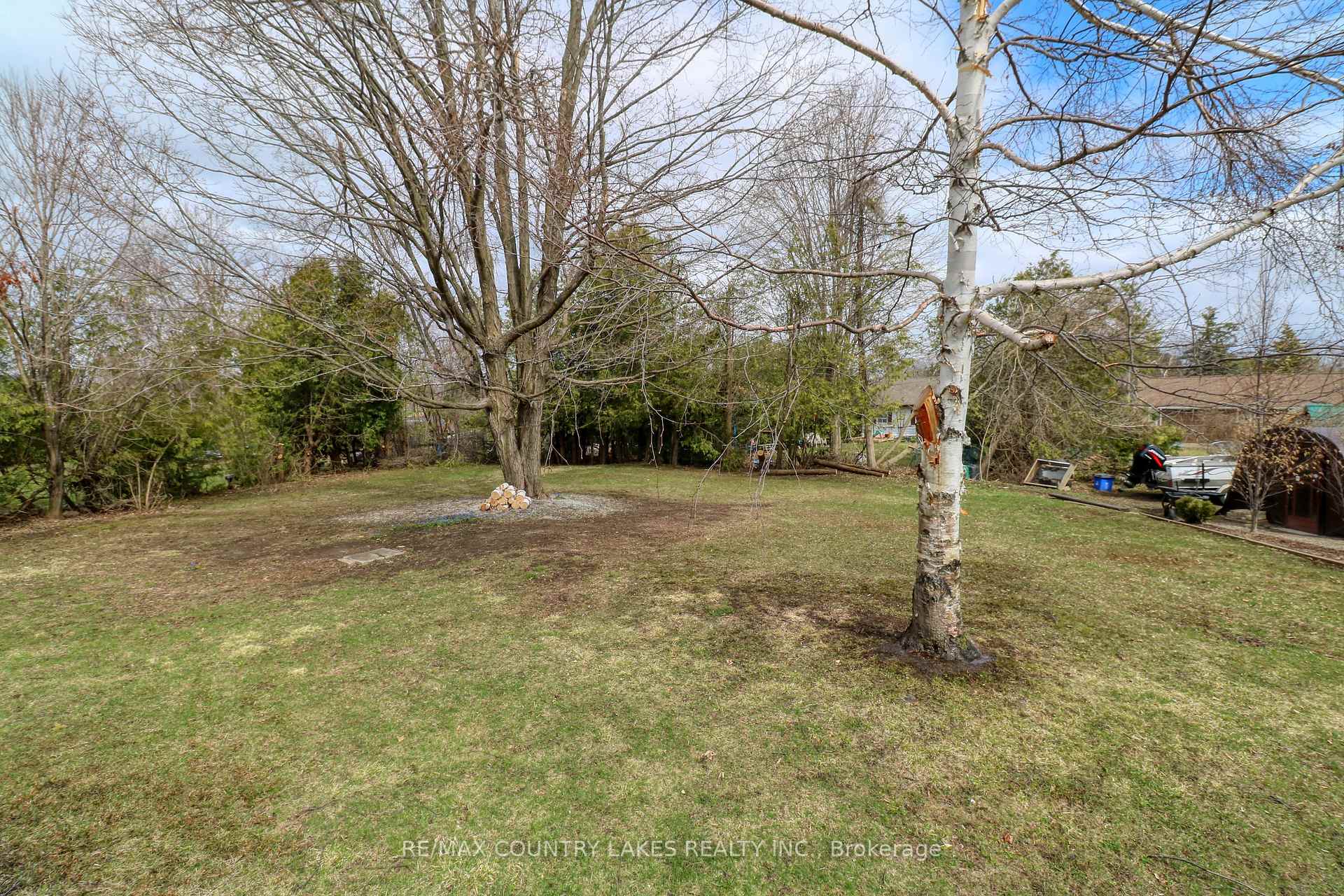 Photo 25 of 544 Simcoe Street, Brock, Beaverton — HOMEH