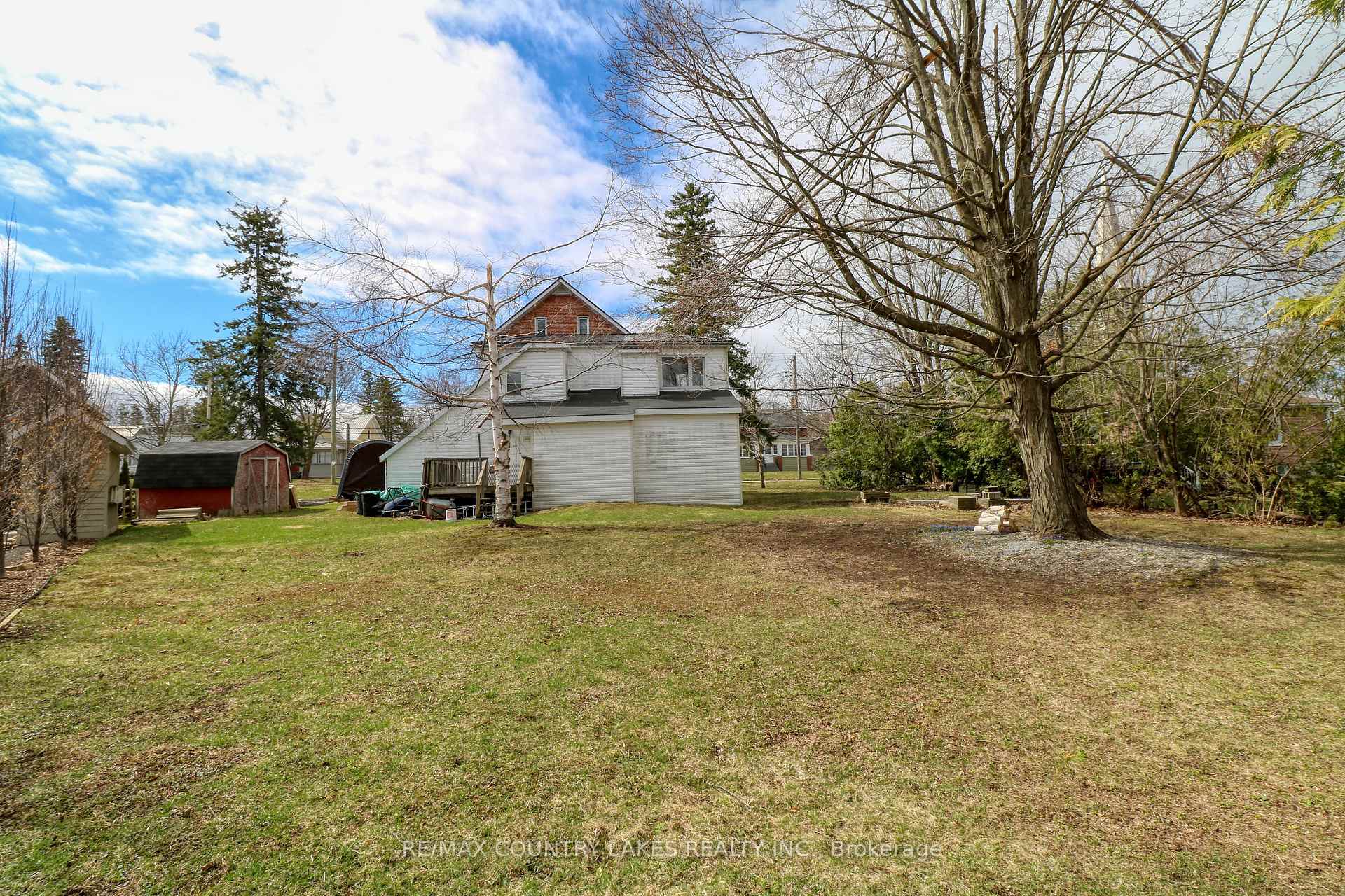 Photo 27 of 544 Simcoe Street, Brock, Beaverton — HOMEH