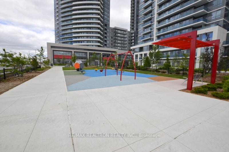Photo 4 of Unit 1410, 7167 Yonge Street, Markham, Thornhill — HOMEH
