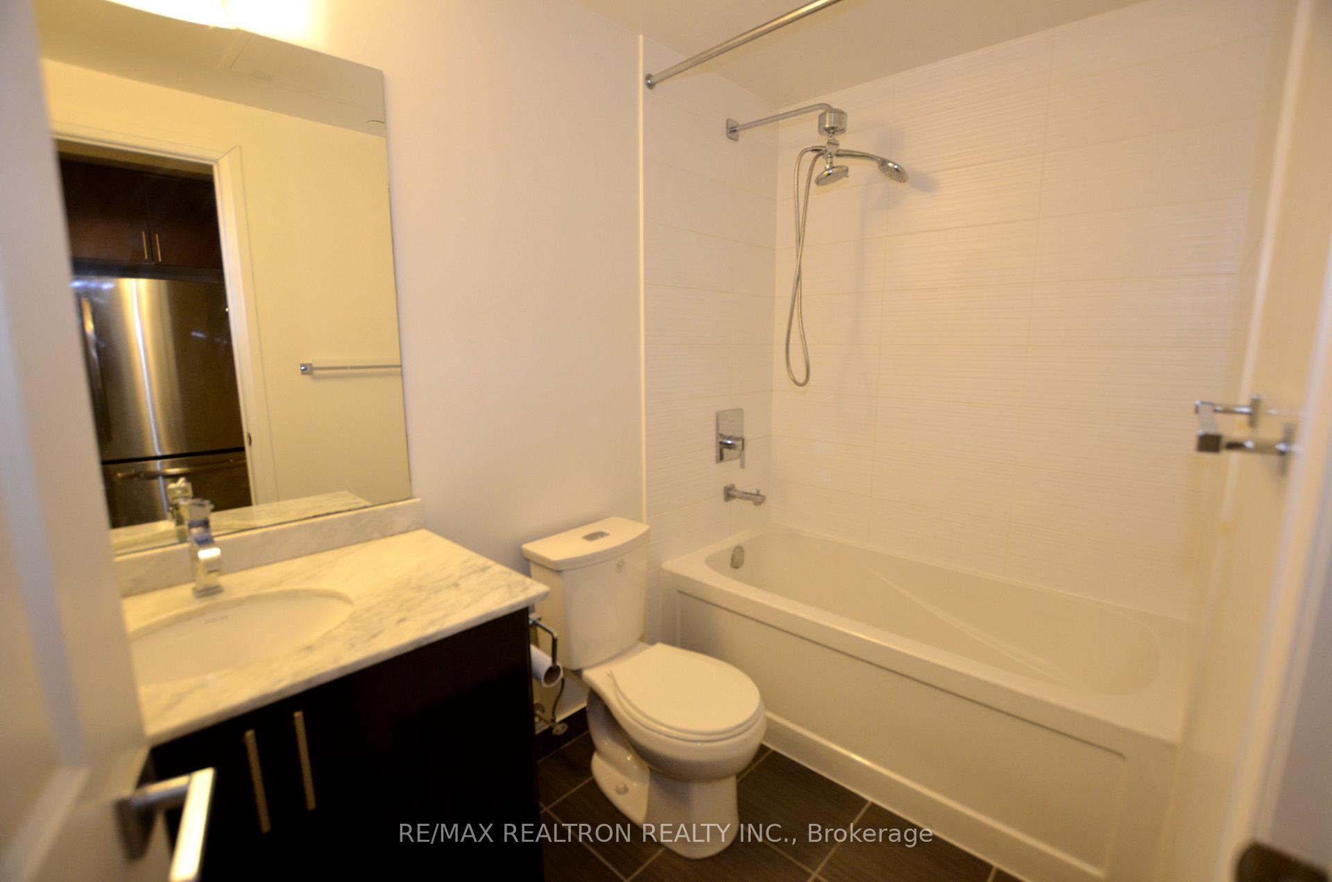 Photo 11 of Unit 1410, 7167 Yonge Street, Markham, Thornhill — HOMEH
