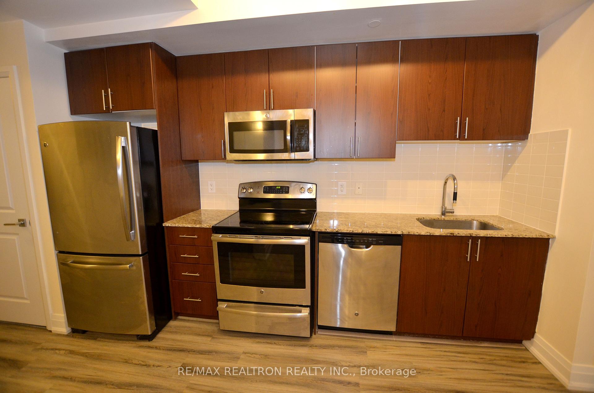 Photo 15 of Unit 1410, 7167 Yonge Street, Markham, Thornhill — HOMEH