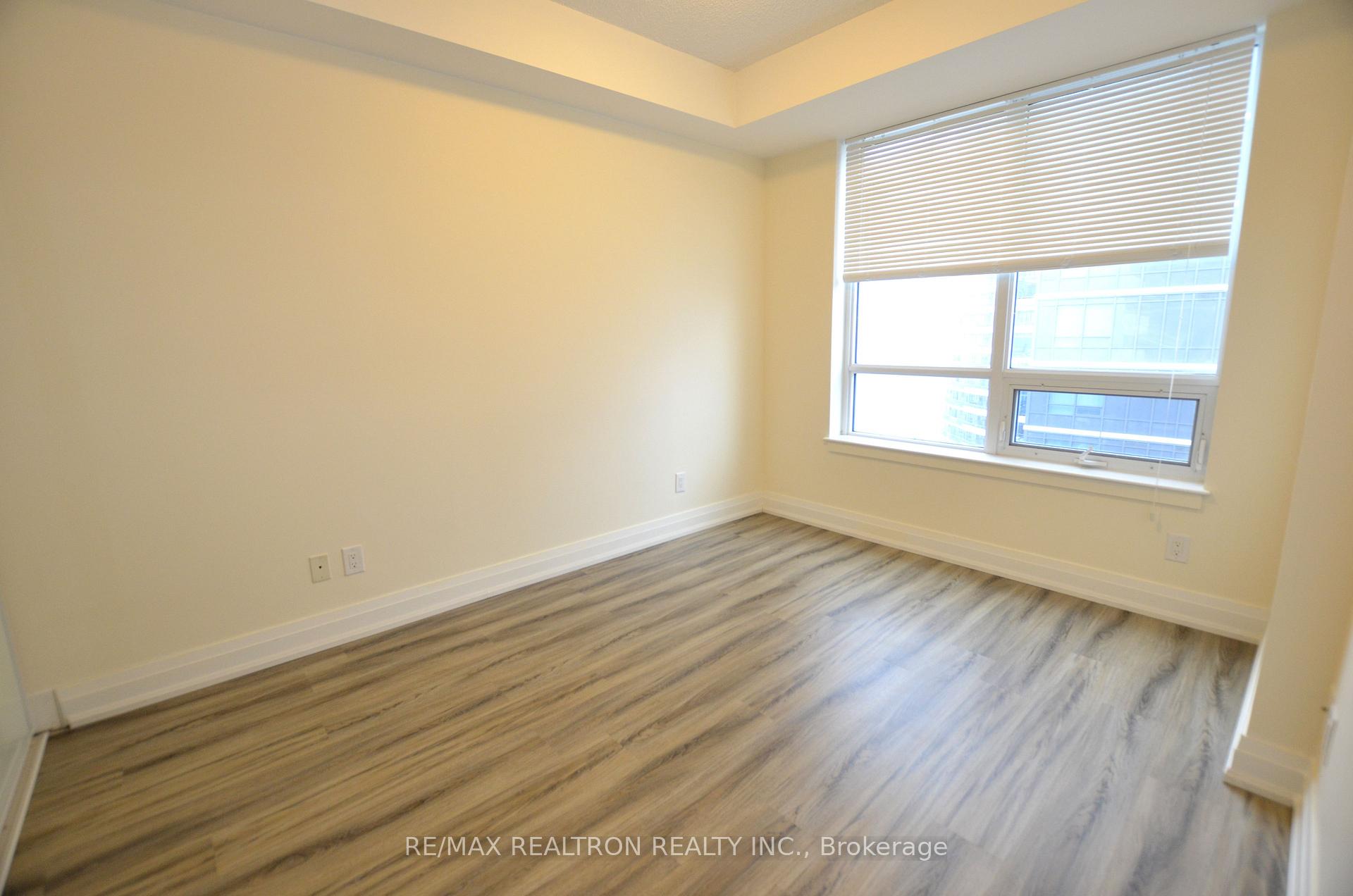 Photo 17 of Unit 1410, 7167 Yonge Street, Markham, Thornhill — HOMEH