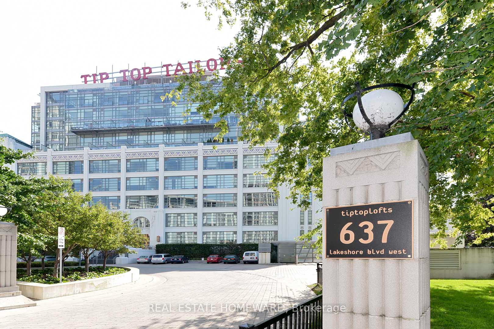 Front of Unit 1024, 637 Lake Shore Boulevard W