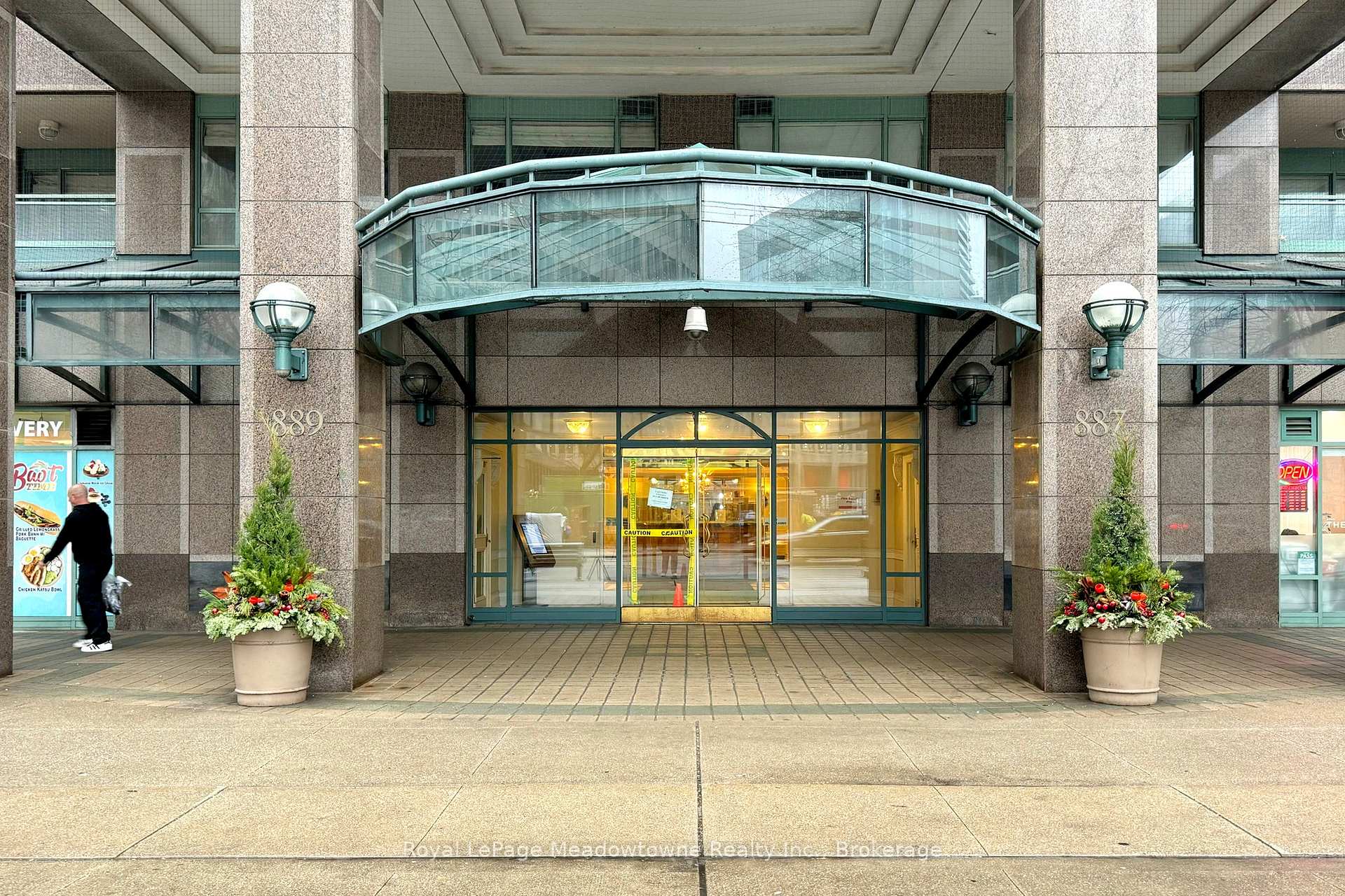 Photo 4 of Unit 912, 887 Bay Street, Toronto, Bay Street Corridor — HOMEH