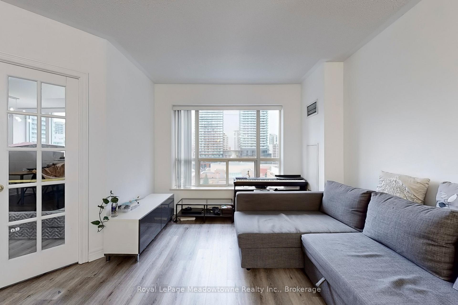 Photo 9 of Unit 912, 887 Bay Street, Toronto, Bay Street Corridor — HOMEH