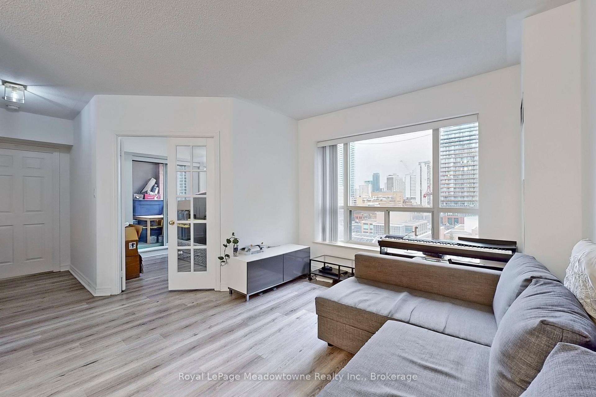 Photo 10 of Unit 912, 887 Bay Street, Toronto, Bay Street Corridor — HOMEH