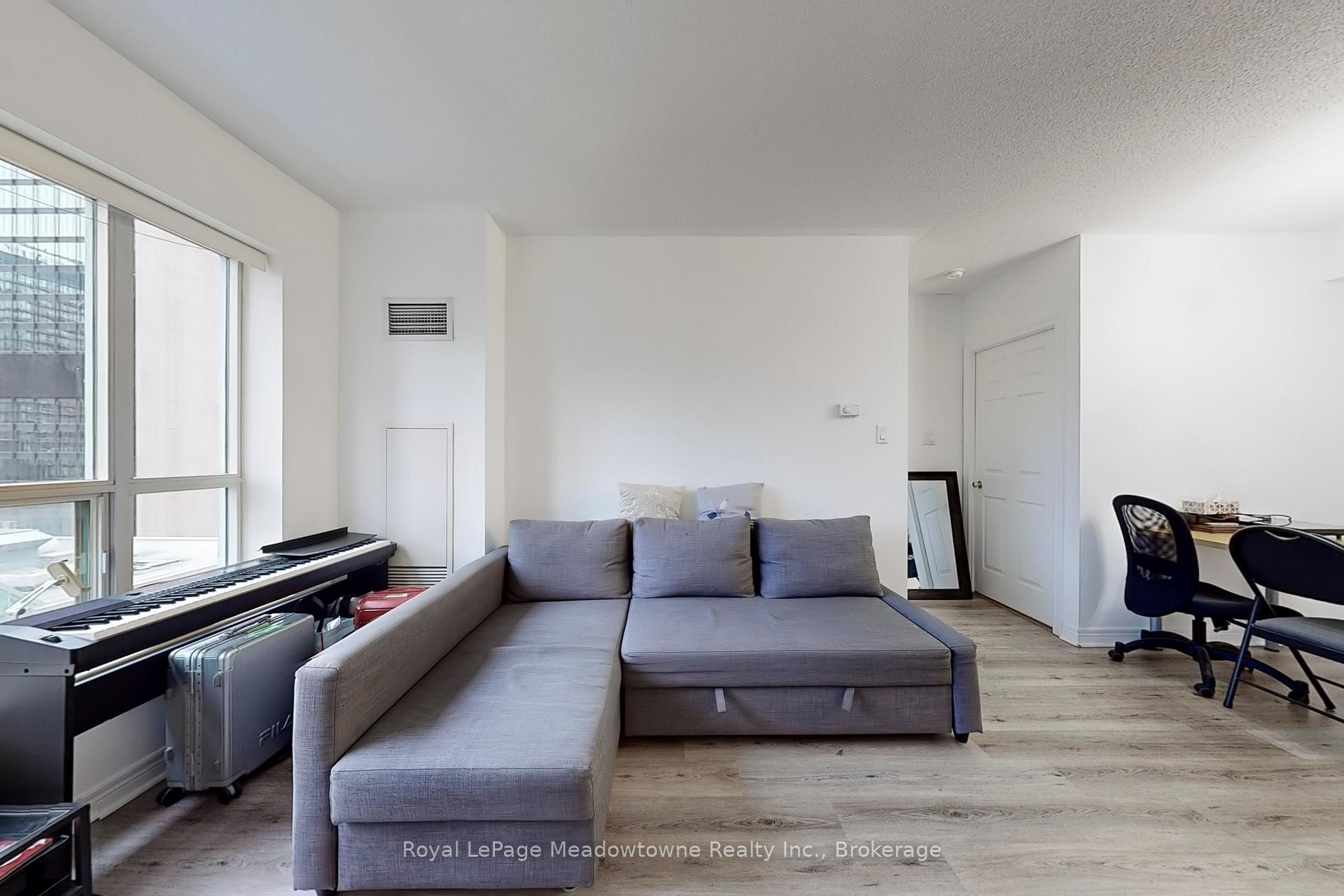 Photo 11 of Unit 912, 887 Bay Street, Toronto, Bay Street Corridor — HOMEH