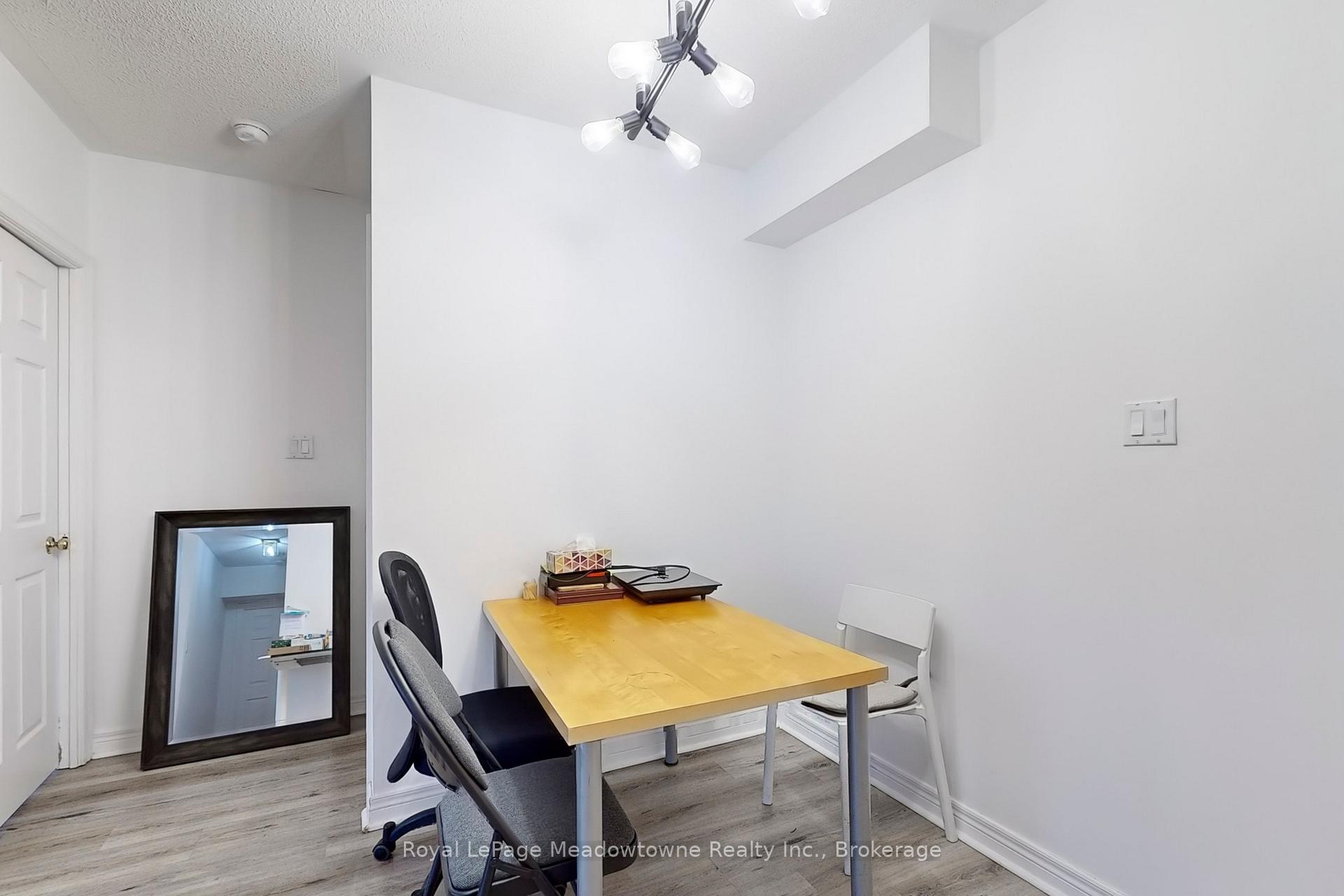 Photo 13 of Unit 912, 887 Bay Street, Toronto, Bay Street Corridor — HOMEH