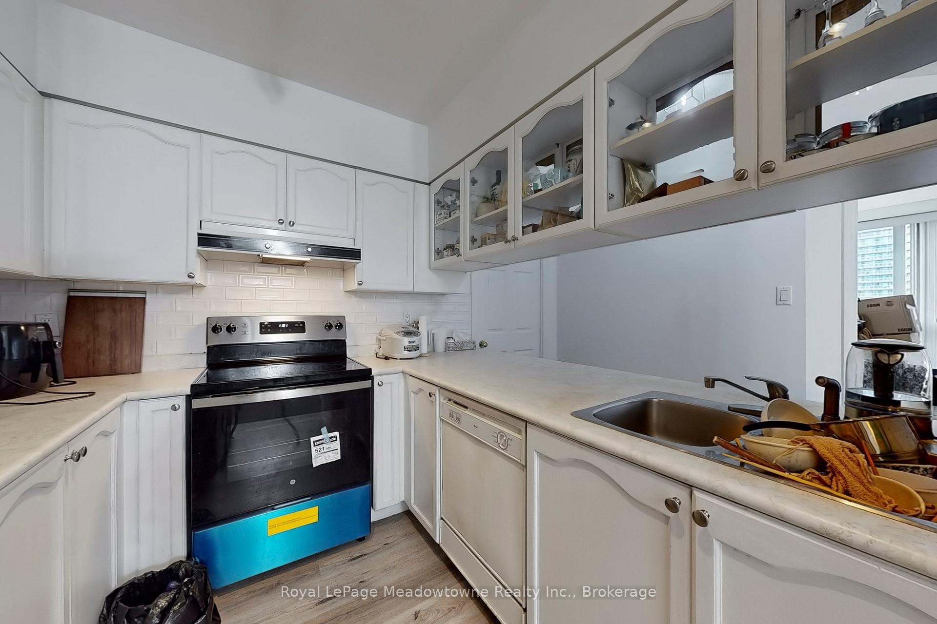 Photo 15 of Unit 912, 887 Bay Street, Toronto, Bay Street Corridor — HOMEH