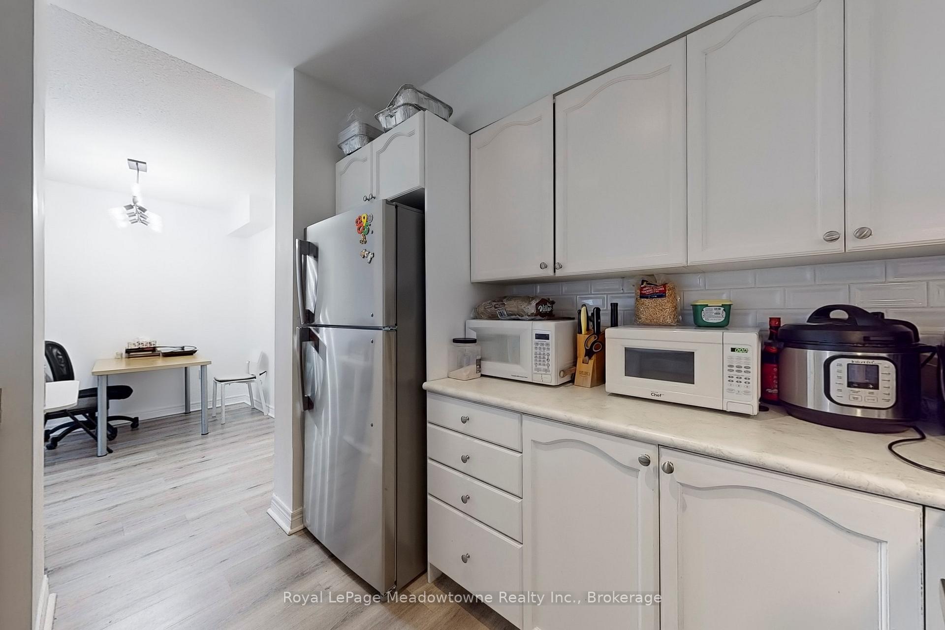 Photo 18 of Unit 912, 887 Bay Street, Toronto, Bay Street Corridor — HOMEH