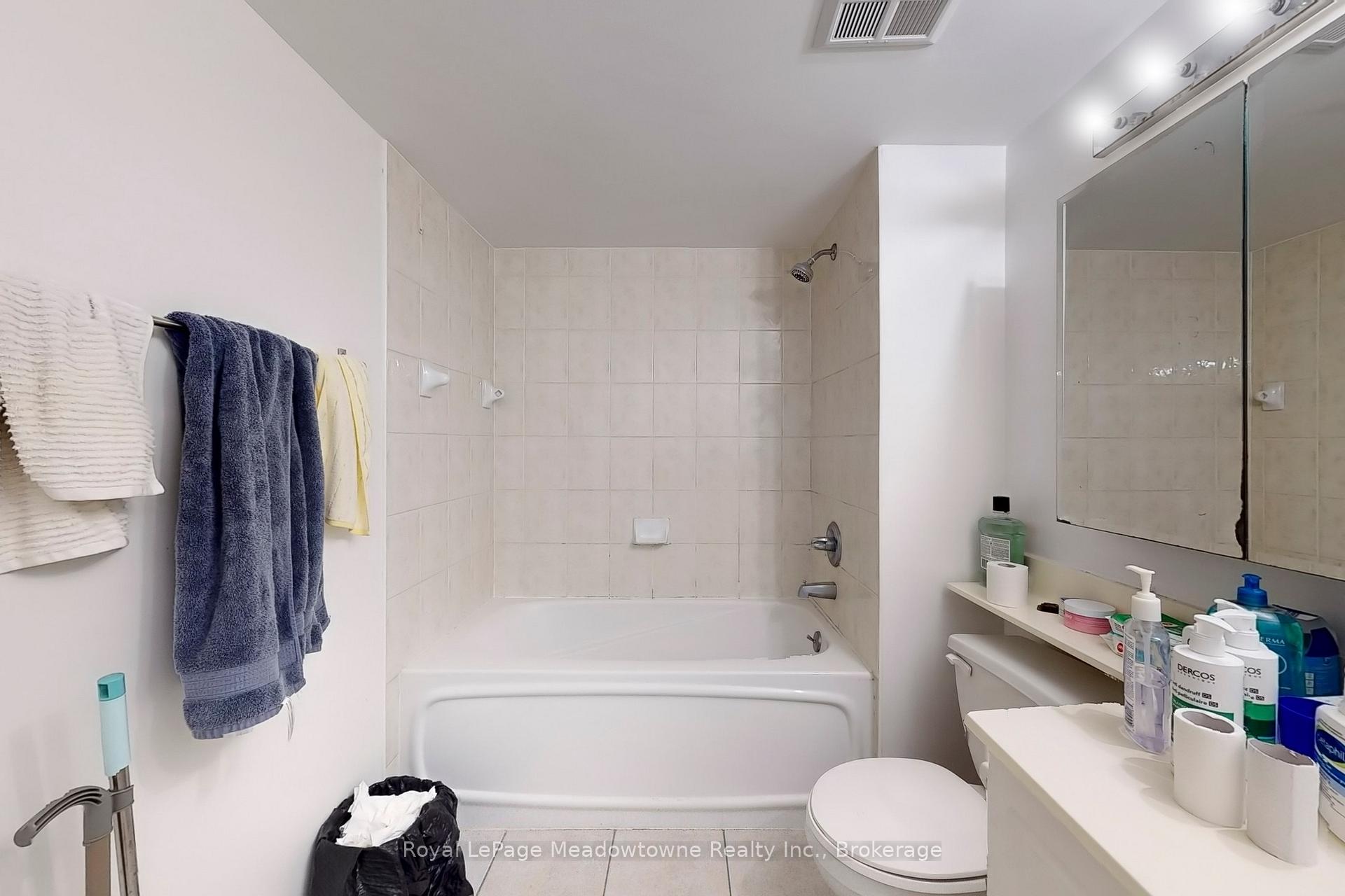 Photo 22 of Unit 912, 887 Bay Street, Toronto, Bay Street Corridor — HOMEH
