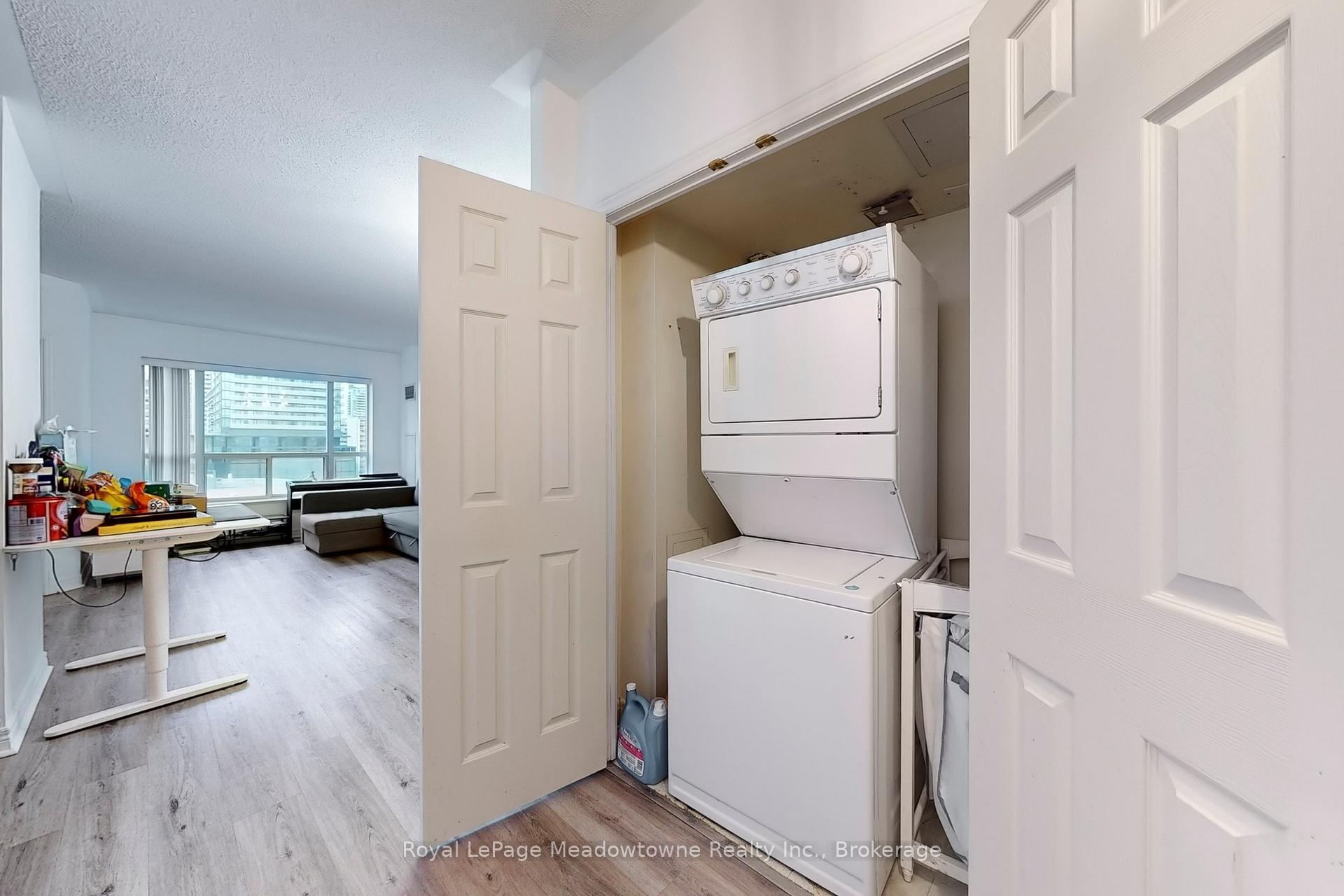 Photo 27 of Unit 912, 887 Bay Street, Toronto, Bay Street Corridor — HOMEH