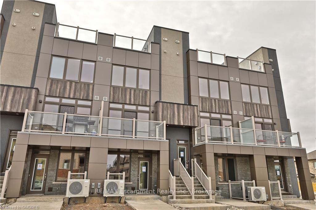 Photo 3 of Unit 8, 261 Skinner Road, Hamilton, Waterdown — HOMEH