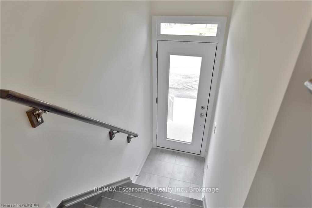 Photo 5 of Unit 8, 261 Skinner Road, Hamilton, Waterdown — HOMEH