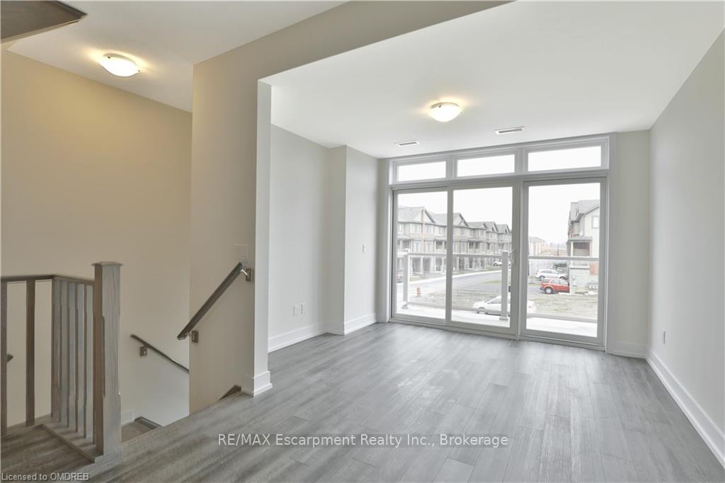 Photo 6 of Unit 8, 261 Skinner Road, Hamilton, Waterdown — HOMEH