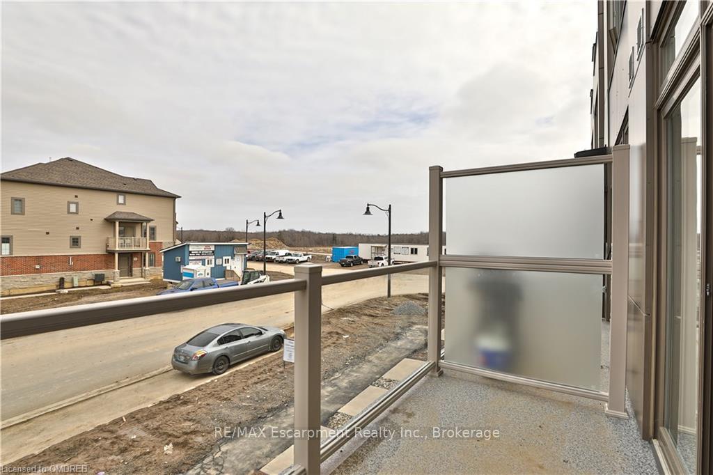 Photo 9 of Unit 8, 261 Skinner Road, Hamilton, Waterdown — HOMEH
