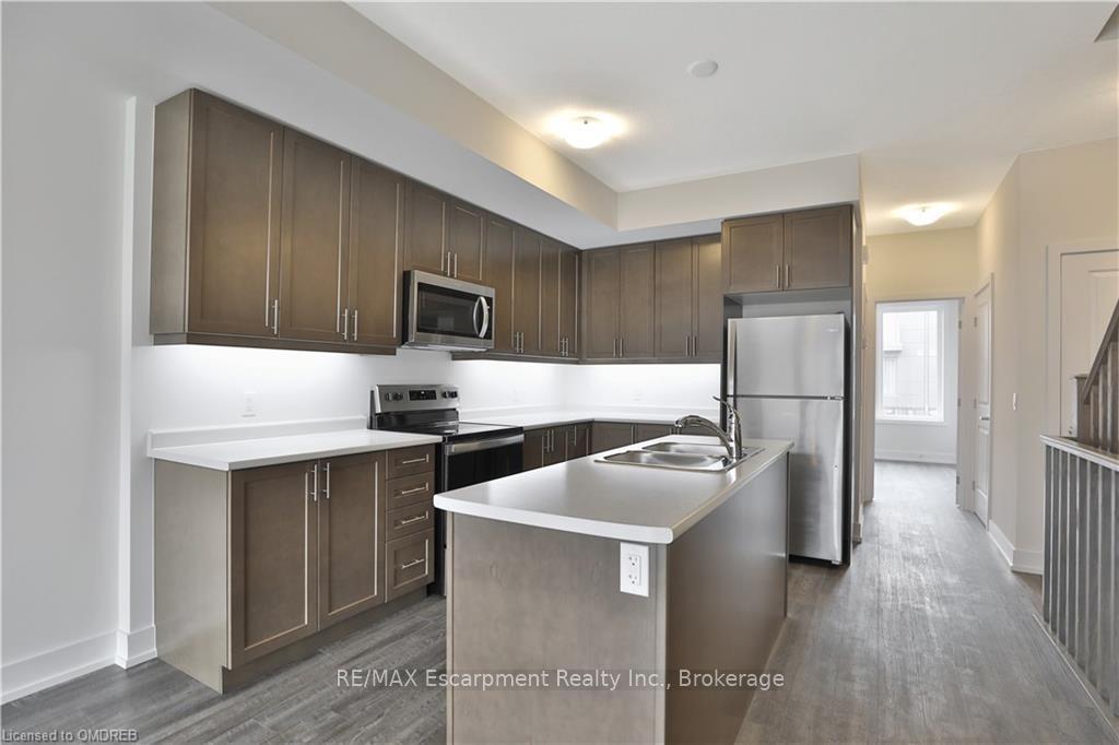 Photo 11 of Unit 8, 261 Skinner Road, Hamilton, Waterdown — HOMEH