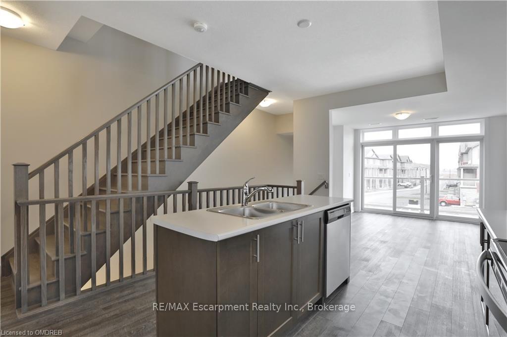Photo 13 of Unit 8, 261 Skinner Road, Hamilton, Waterdown — HOMEH