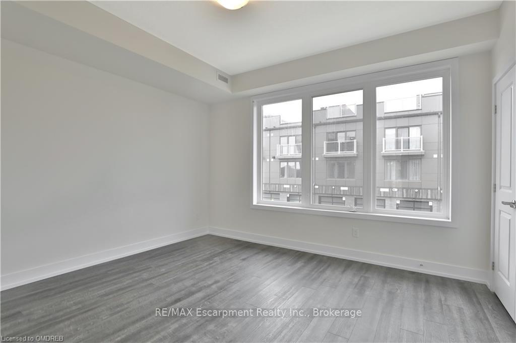 Photo 15 of Unit 8, 261 Skinner Road, Hamilton, Waterdown — HOMEH