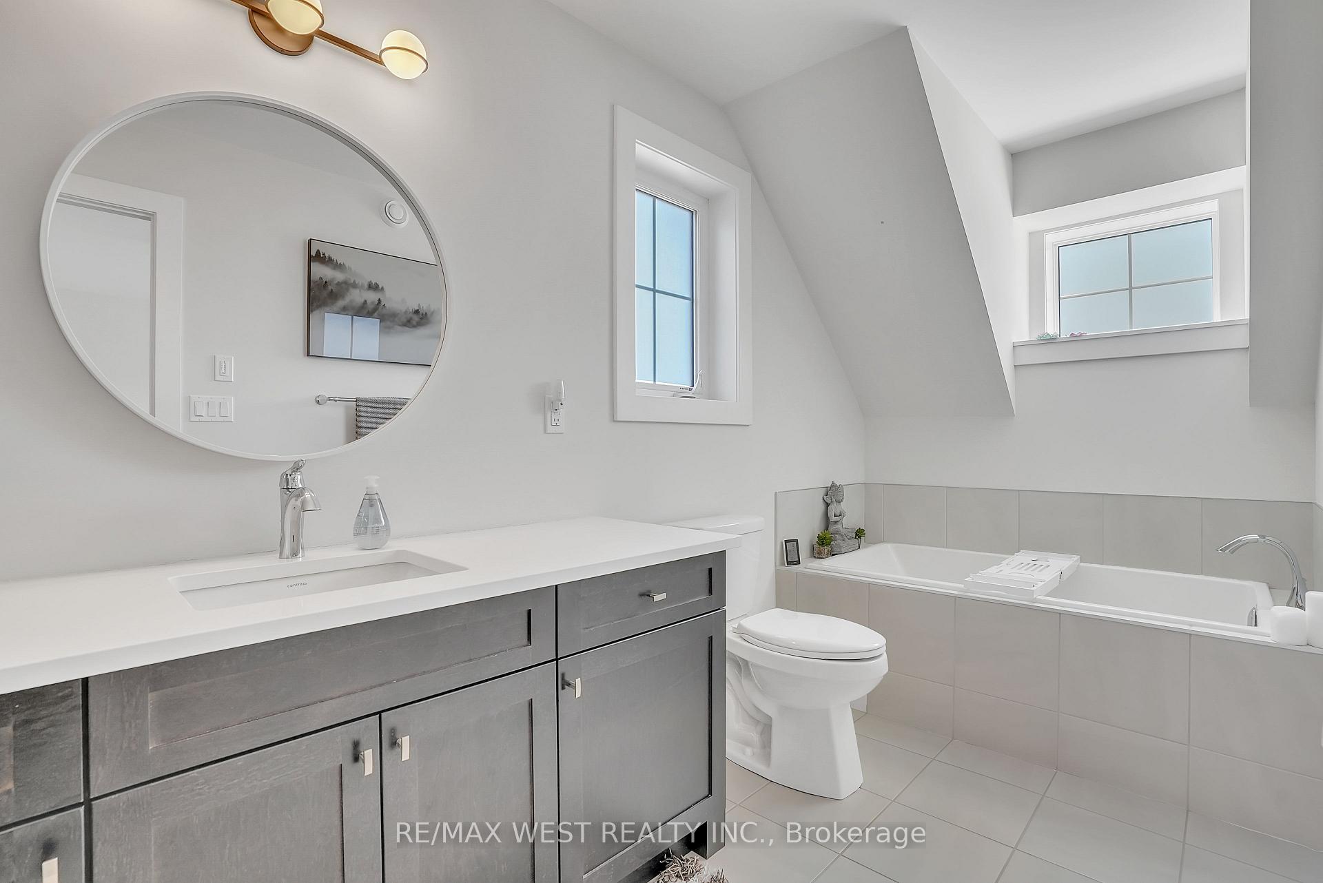 Photo 10 of 197 Yellow Birch Crescent, Blue Mountains — HOMEH