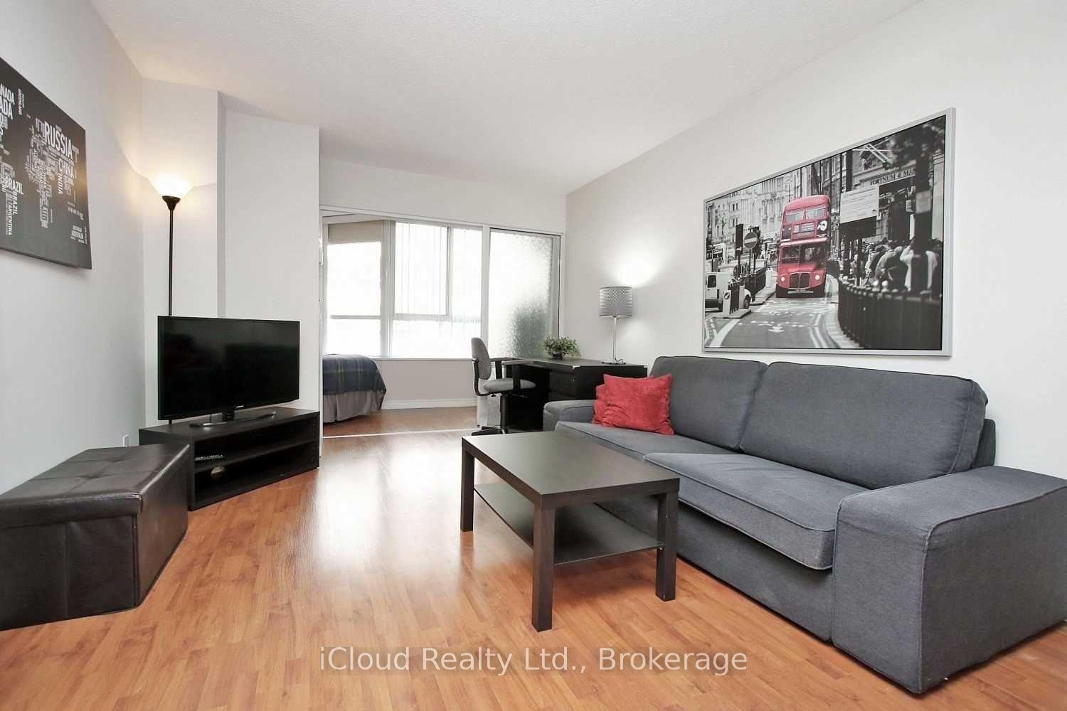Photo 5 of Unit 520, 711 Bay Street, Toronto, Bay Street Corridor — HOMEH