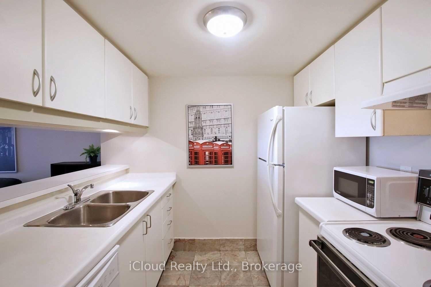 Photo 6 of Unit 520, 711 Bay Street, Toronto, Bay Street Corridor — HOMEH