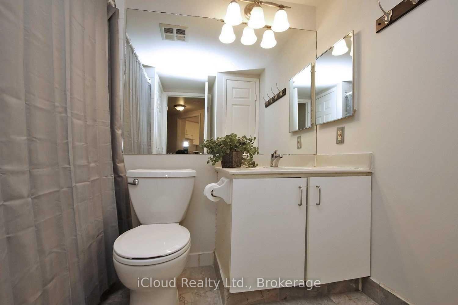 Photo 7 of Unit 520, 711 Bay Street, Toronto, Bay Street Corridor — HOMEH