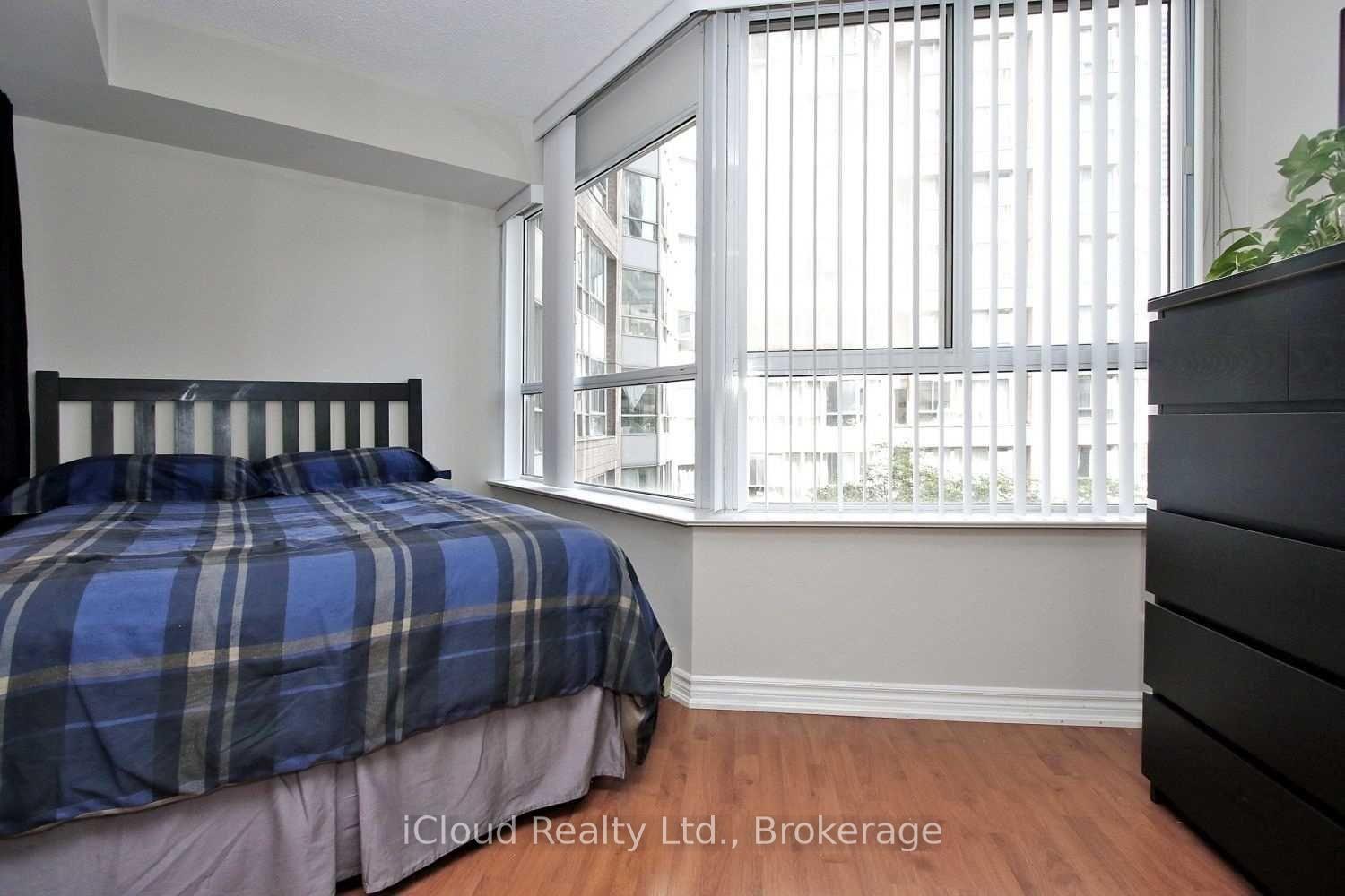 Photo 8 of Unit 520, 711 Bay Street, Toronto, Bay Street Corridor — HOMEH