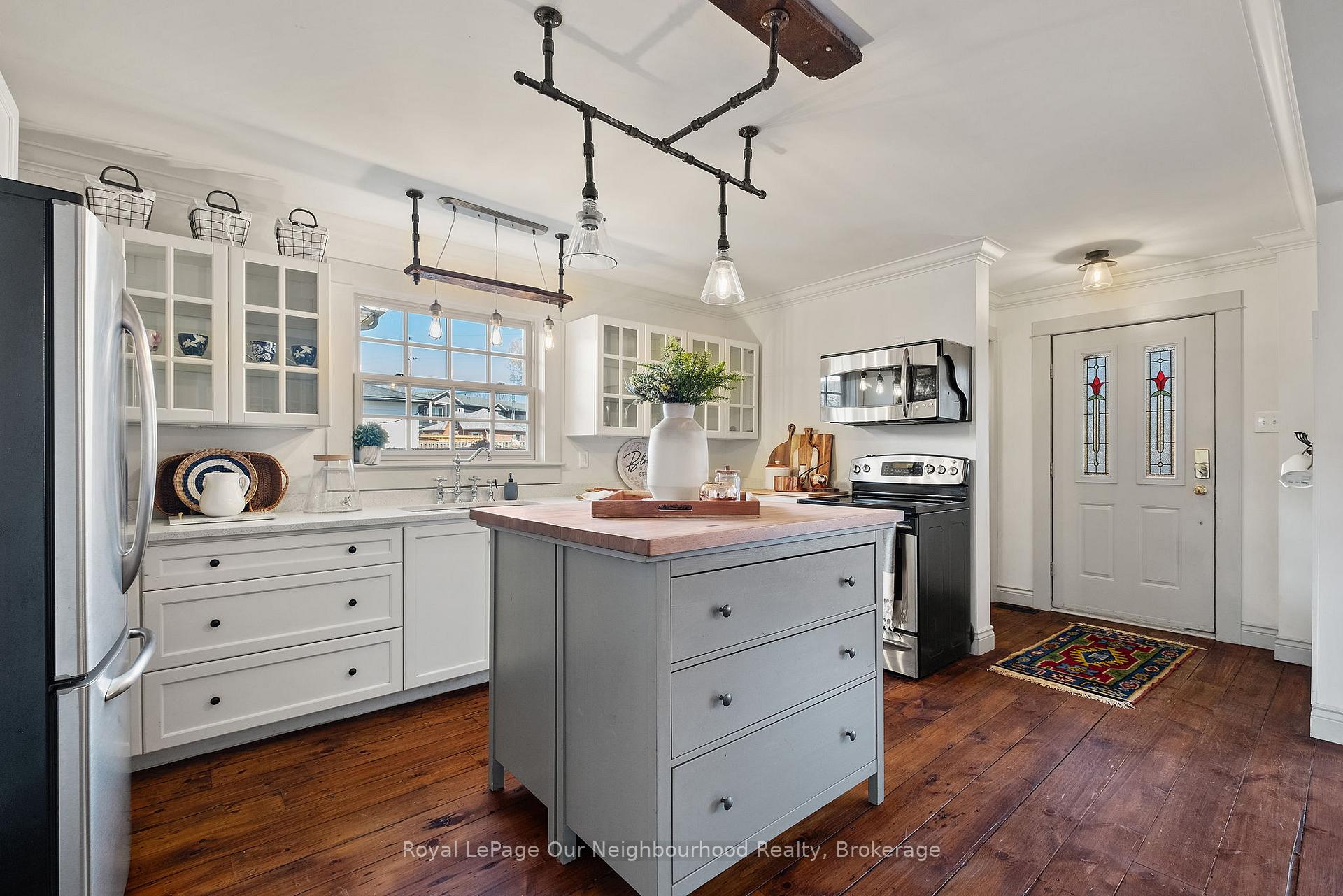 Photo 22 of 67 Ontario Street, Clarington, Bowmanville — HOMEH