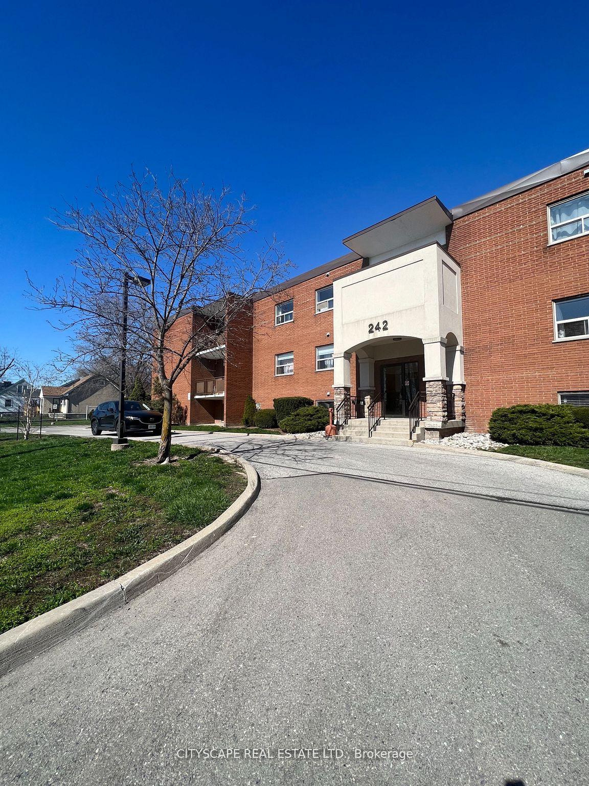 Front of Unit 104, 242 Oakdale Avenue