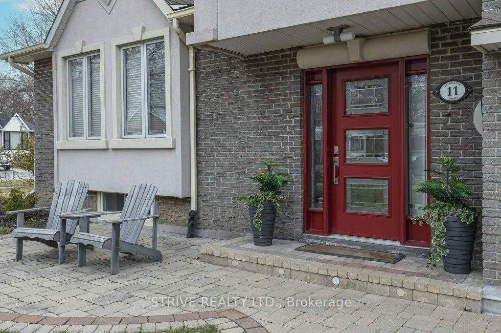 Photo 2 of 11 Lorraine Court, Clarington, Bowmanville — HOMEH
