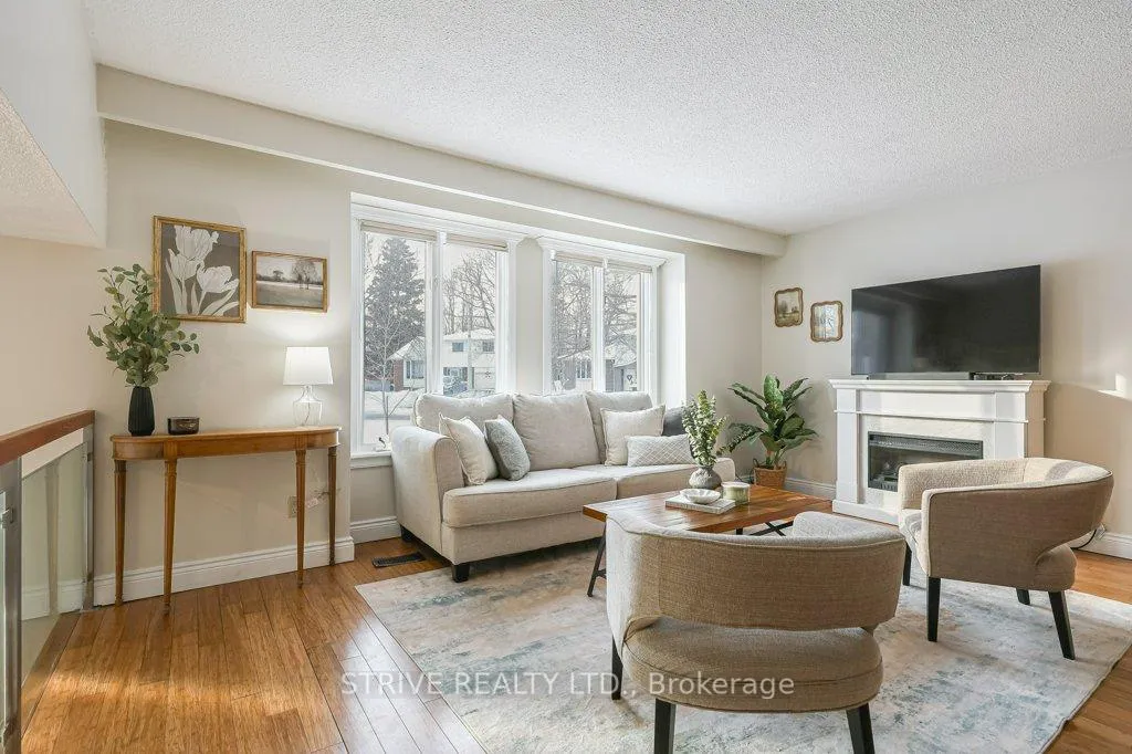 Photo 6 of 11 Lorraine Court, Clarington, Bowmanville — HOMEH