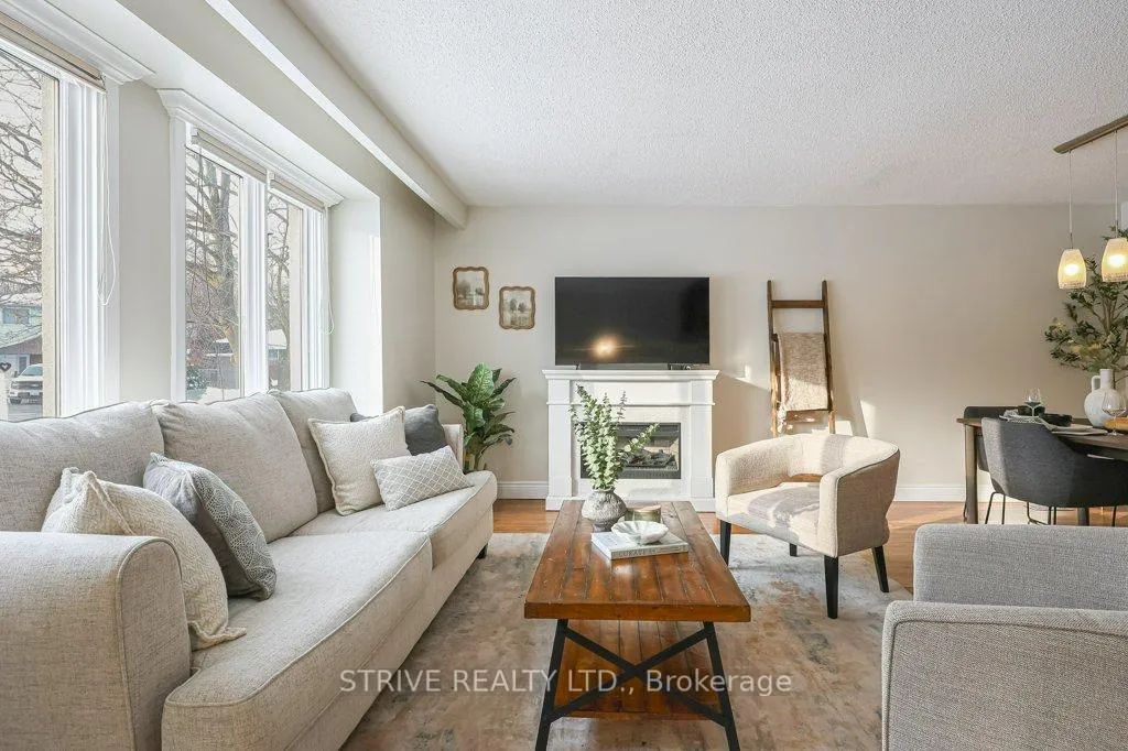 Photo 7 of 11 Lorraine Court, Clarington, Bowmanville — HOMEH