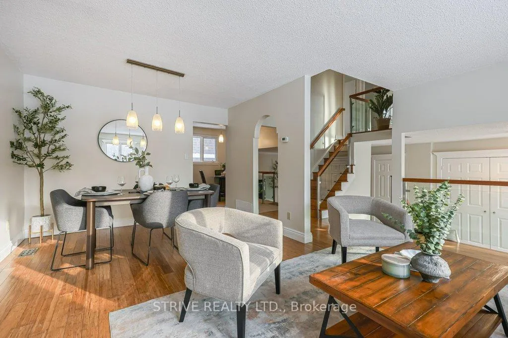 Photo 8 of 11 Lorraine Court, Clarington, Bowmanville — HOMEH