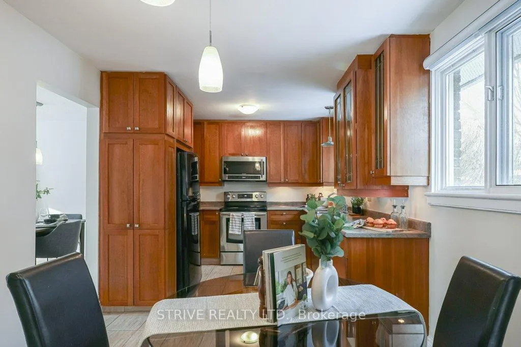 Photo 14 of 11 Lorraine Court, Clarington, Bowmanville — HOMEH