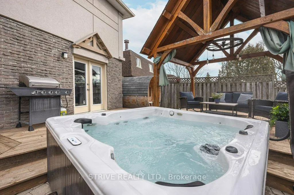 Photo 34 of 11 Lorraine Court, Clarington, Bowmanville — HOMEH