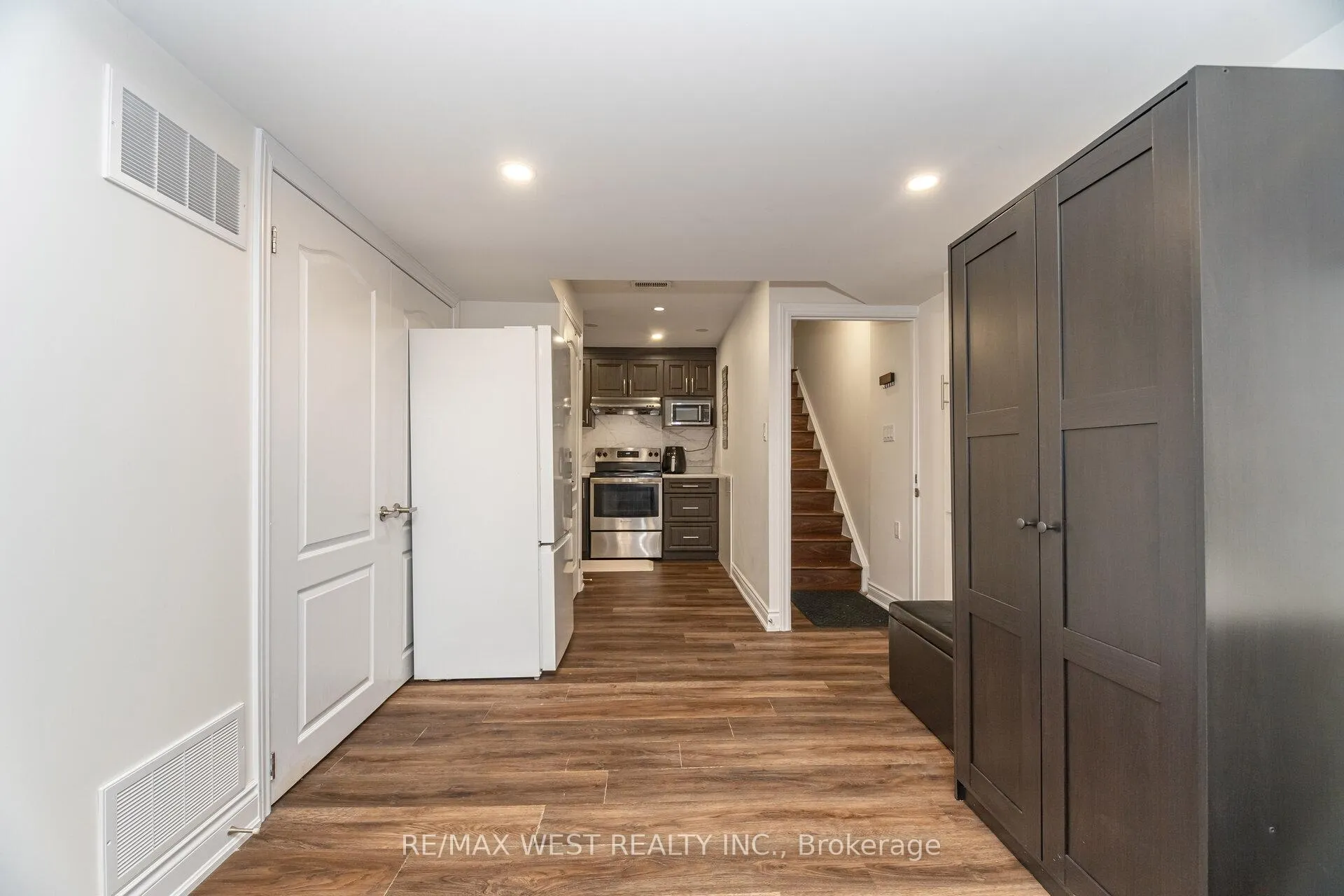 Photo 17 of 65 Elwin Road, Brampton, Credit Valley — HOMEH