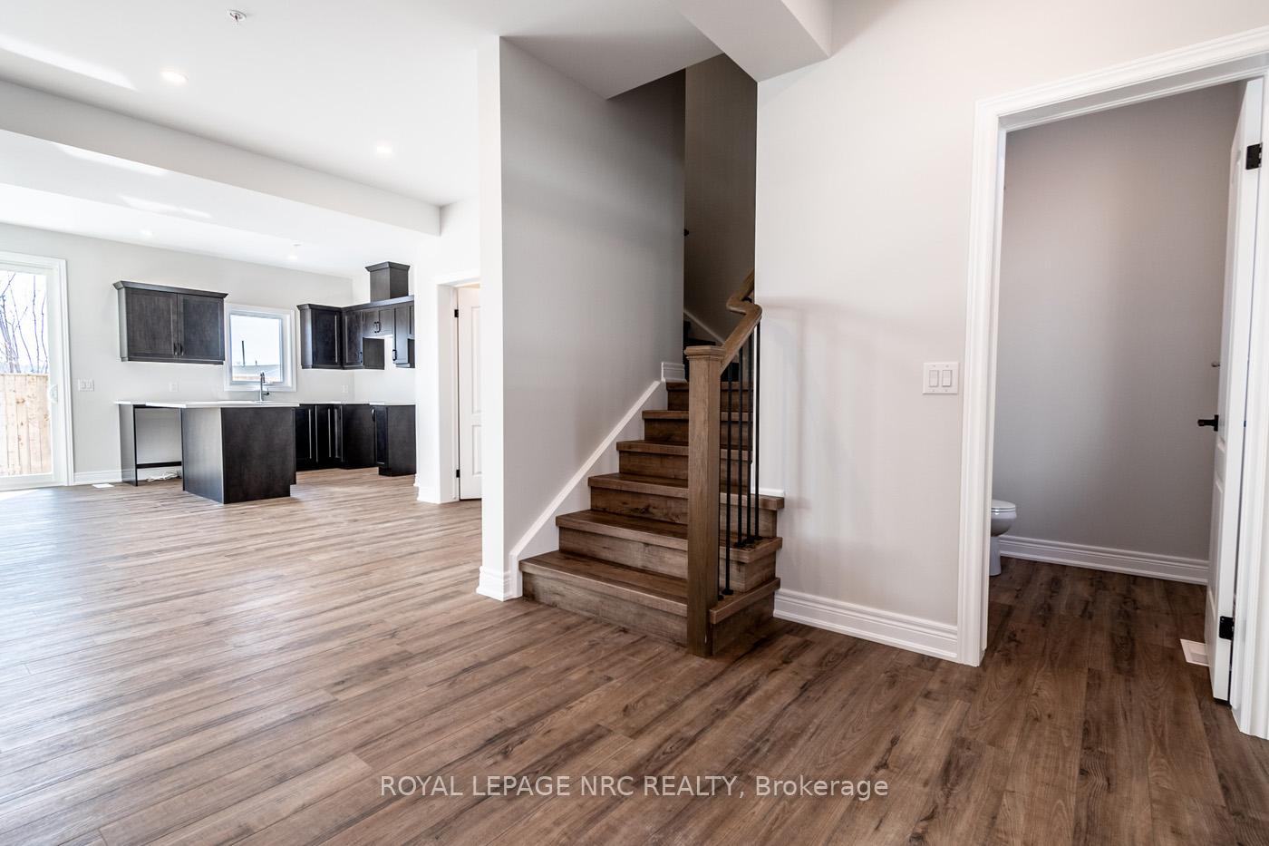 Photo 5 of Unit 26, 121A Moffatt Street, St. Catharines, Oakdale — HOMEH