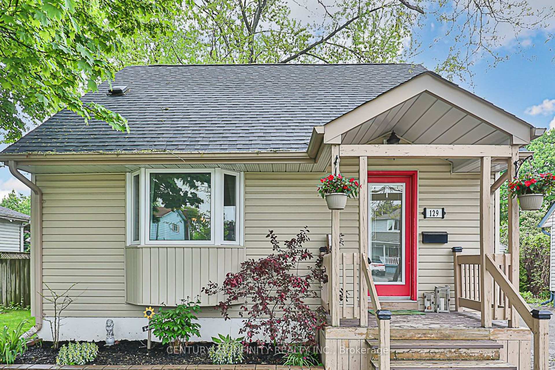 Photo 3 of 129 Admiral Road, Ajax, South East — HOMEH