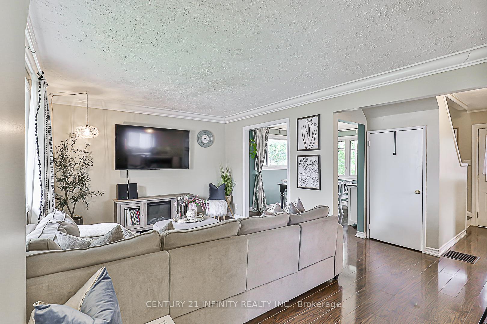 Photo 5 of 129 Admiral Road, Ajax, South East — HOMEH