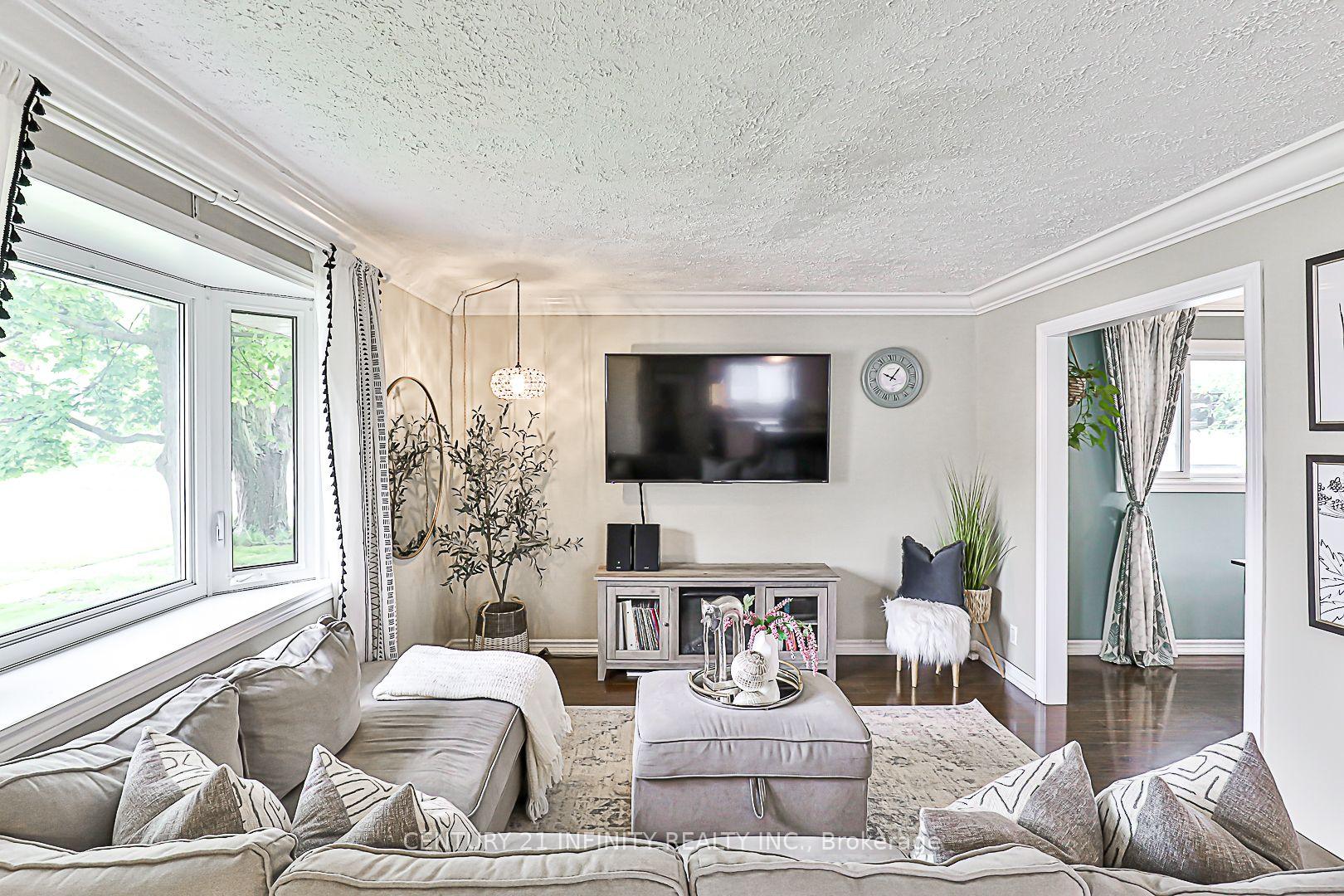 Photo 6 of 129 Admiral Road, Ajax, South East — HOMEH