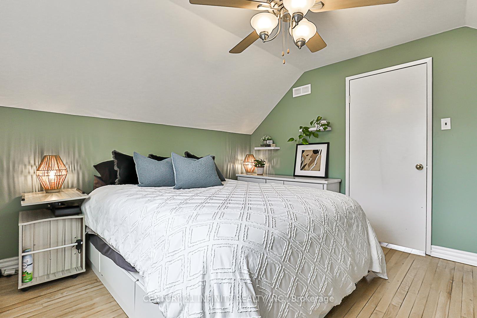 Photo 24 of 129 Admiral Road, Ajax, South East — HOMEH