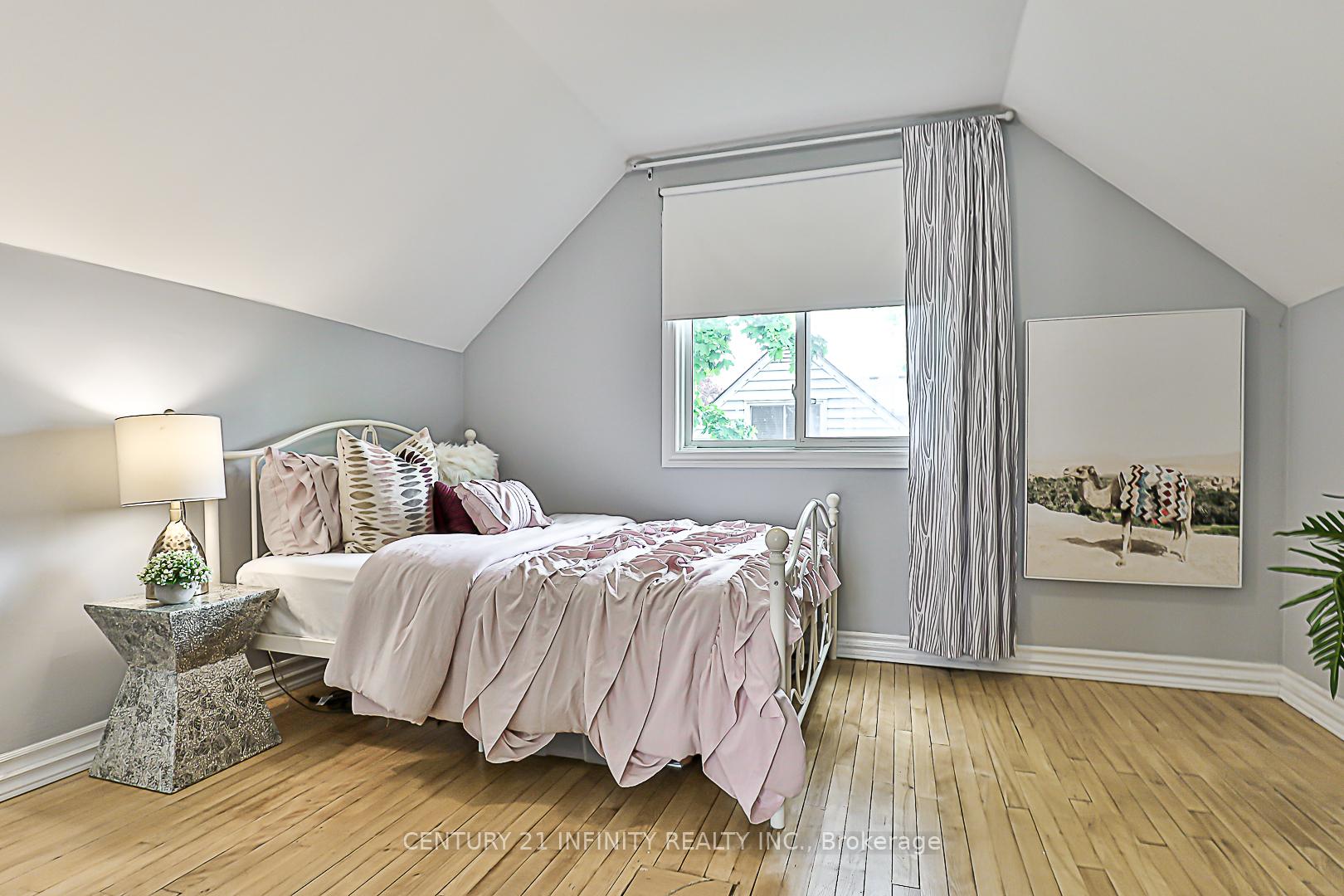 Photo 25 of 129 Admiral Road, Ajax, South East — HOMEH