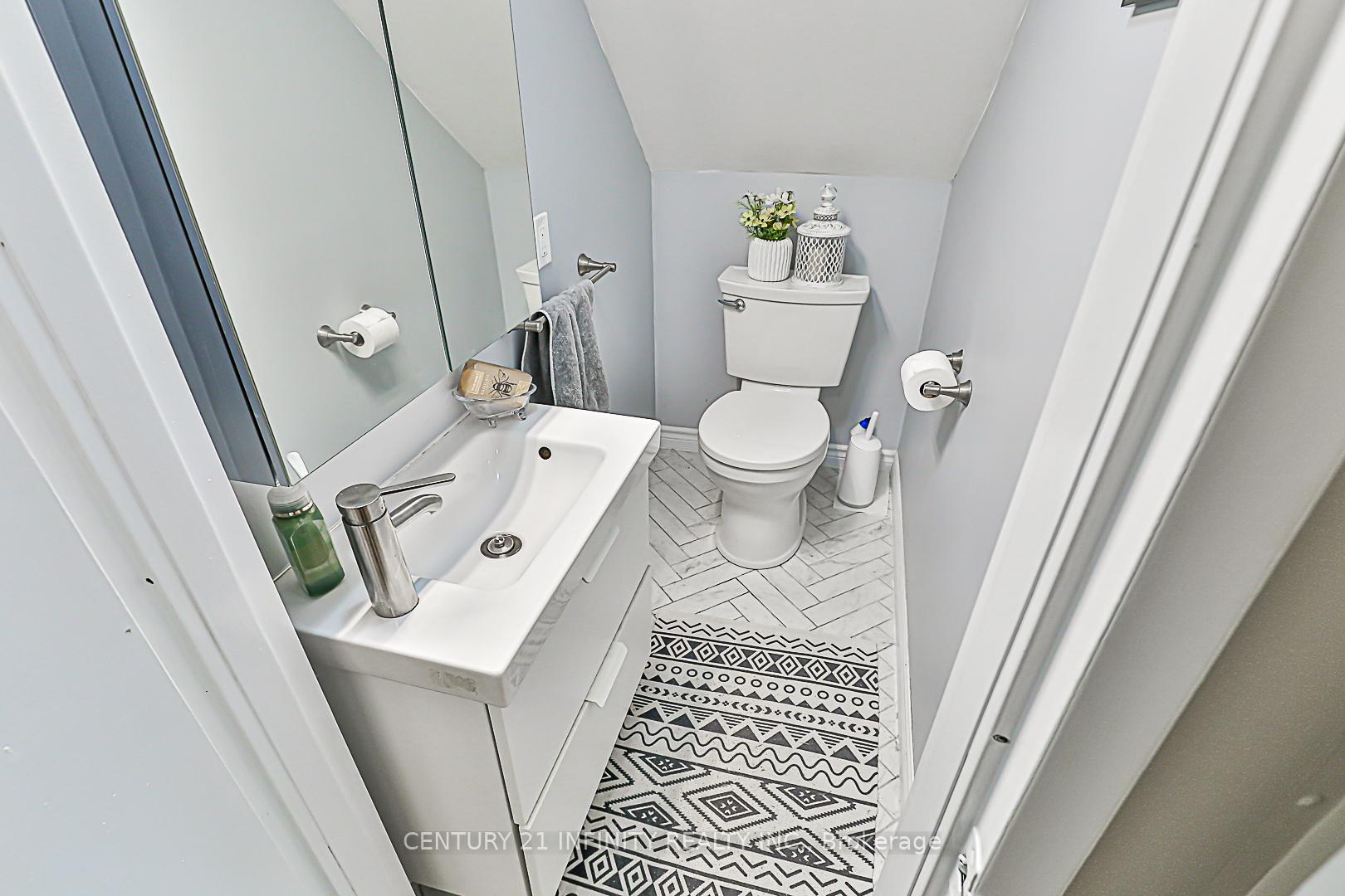 Photo 29 of 129 Admiral Road, Ajax, South East — HOMEH