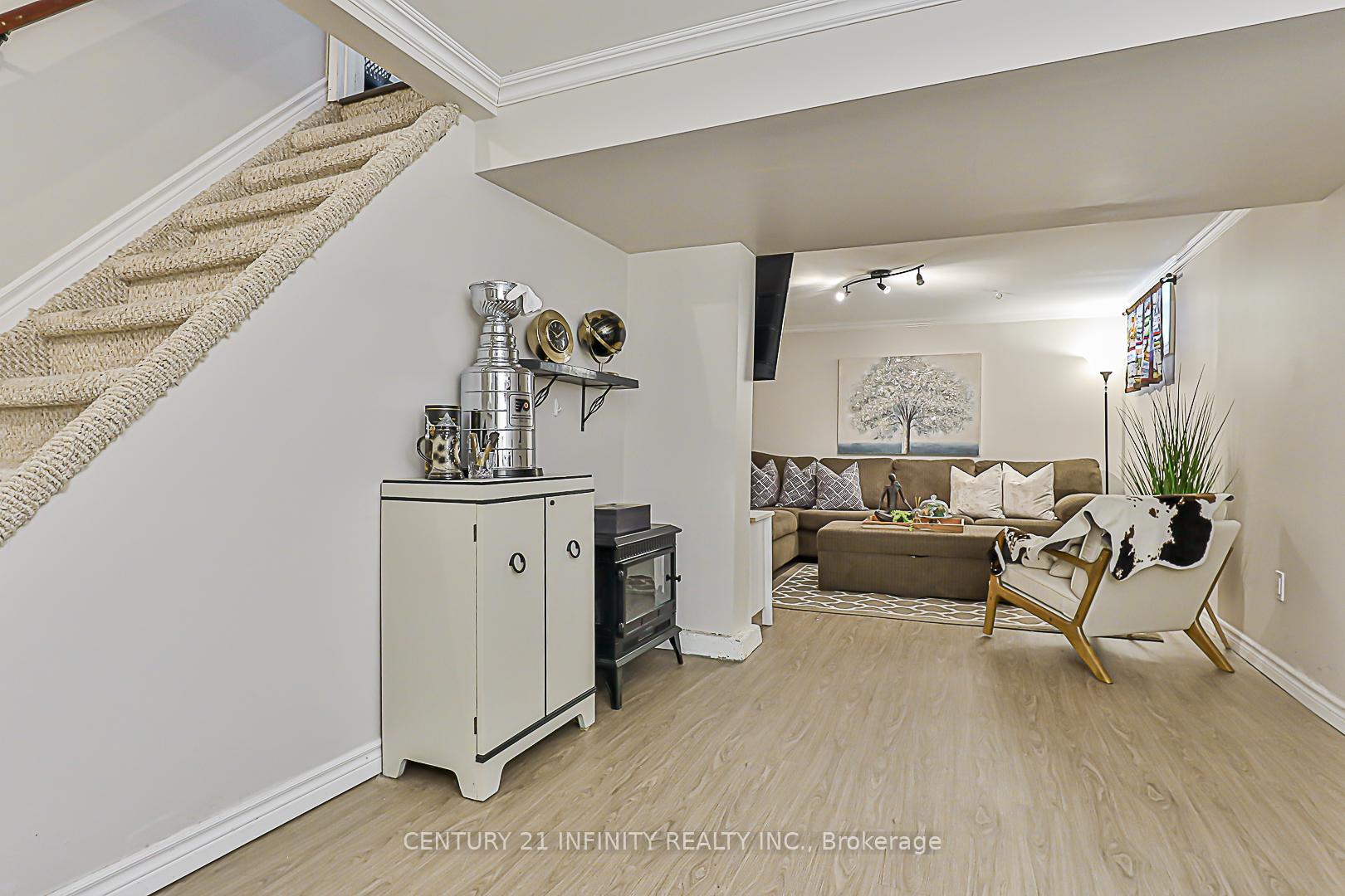 Photo 33 of 129 Admiral Road, Ajax, South East — HOMEH