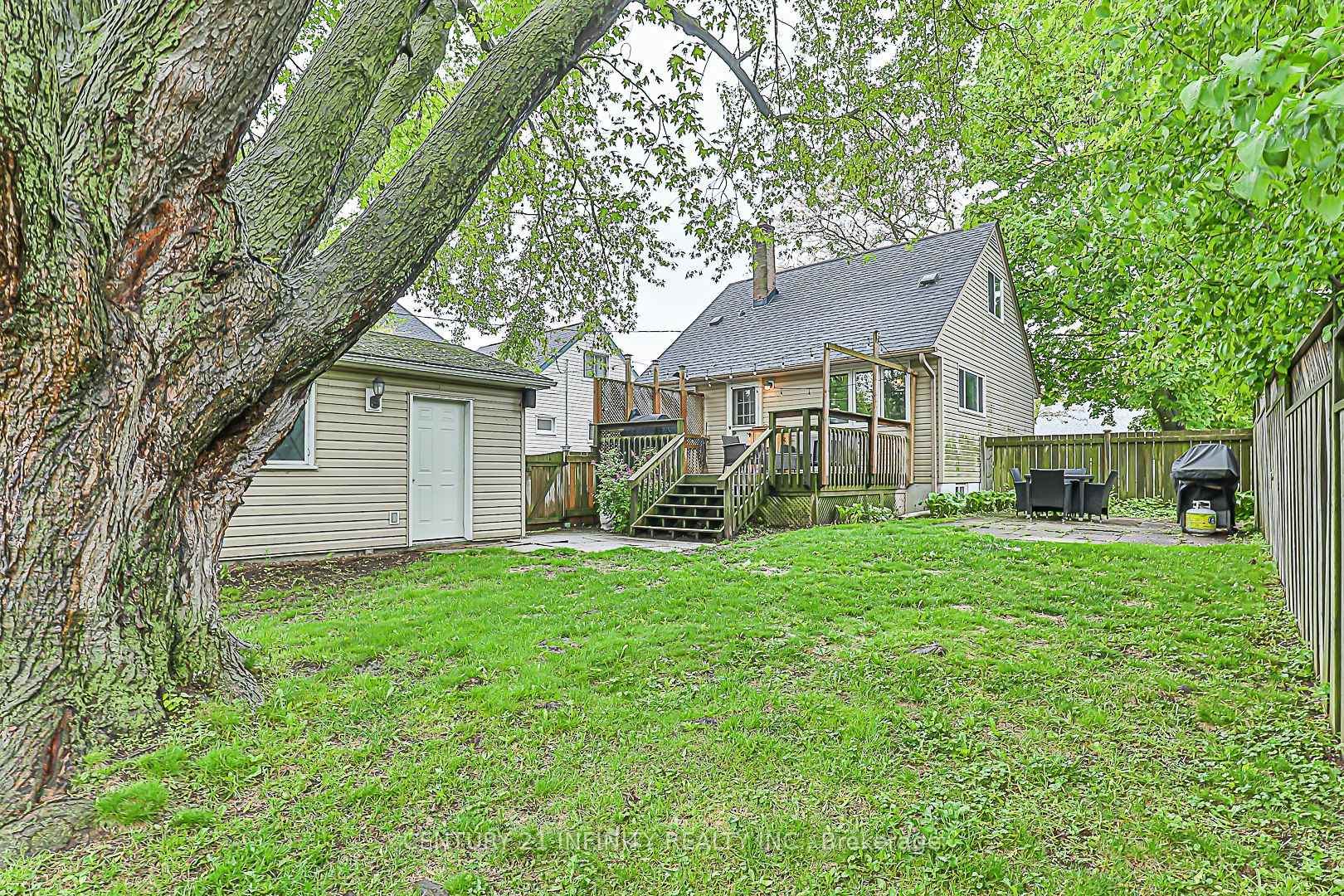 Photo 38 of 129 Admiral Road, Ajax, South East — HOMEH
