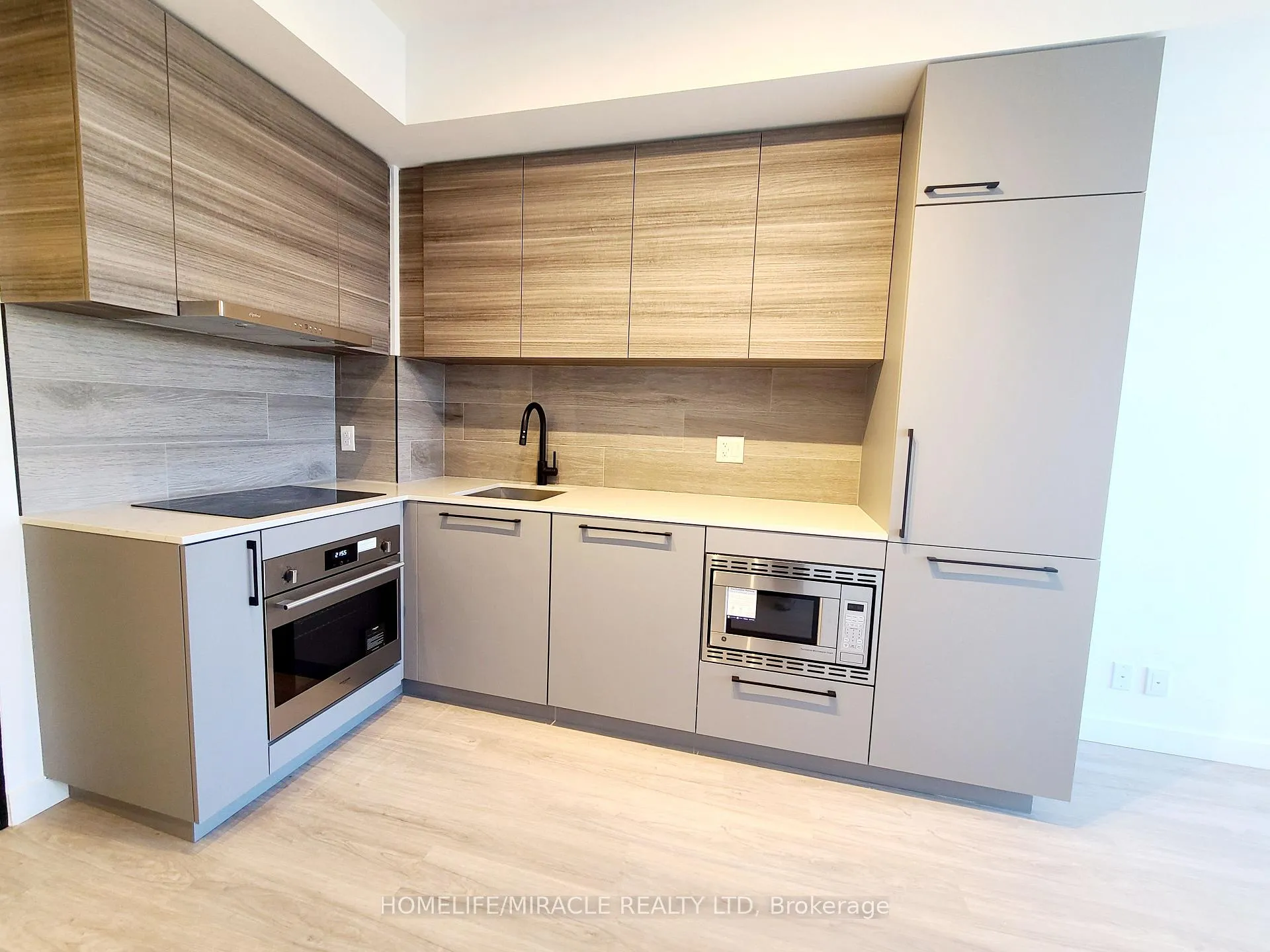 Photo 4 of Unit 325, 1050 Eastern Avenue, Toronto, The Beaches — HOMEH